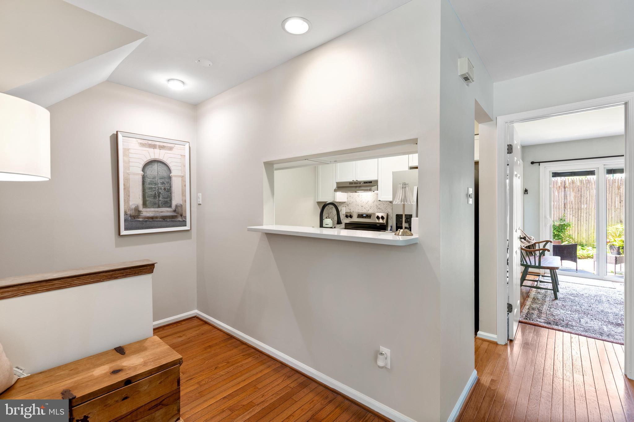 CHESTNUT HILL - Residential