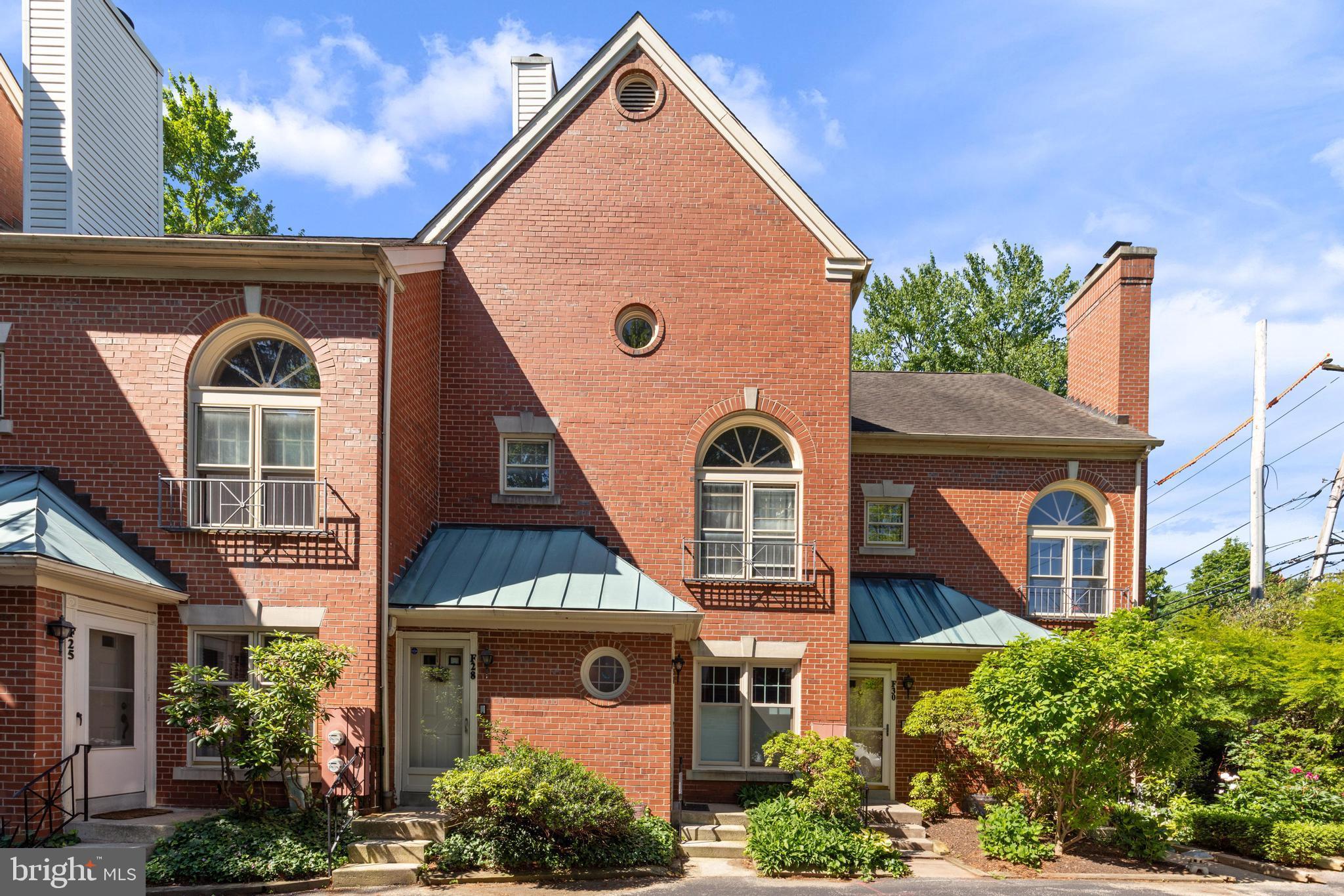 CHESTNUT HILL - Residential