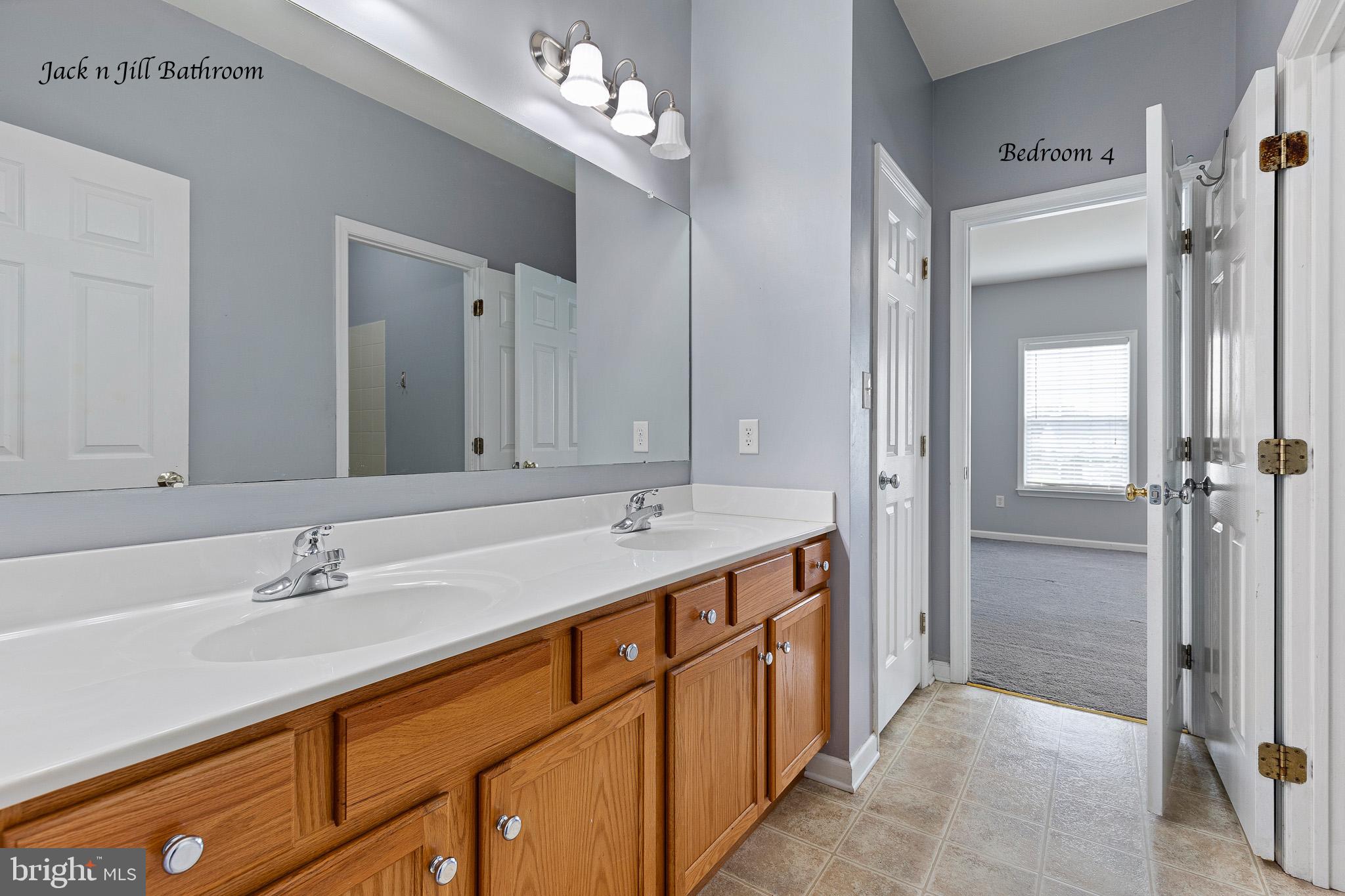 TOWNSEND VILLAGE IL - Residential