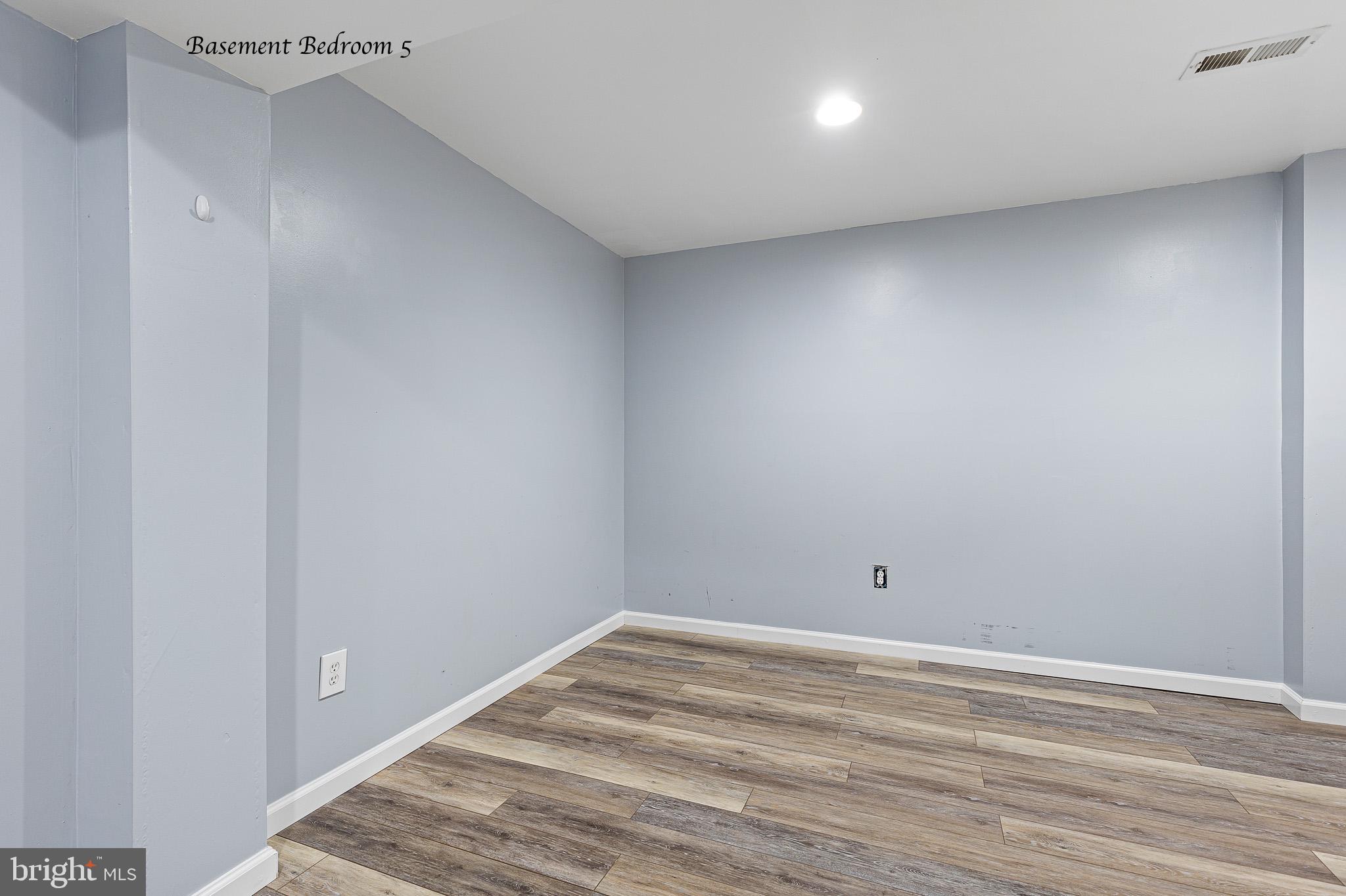 TOWNSEND VILLAGE IL - Residential