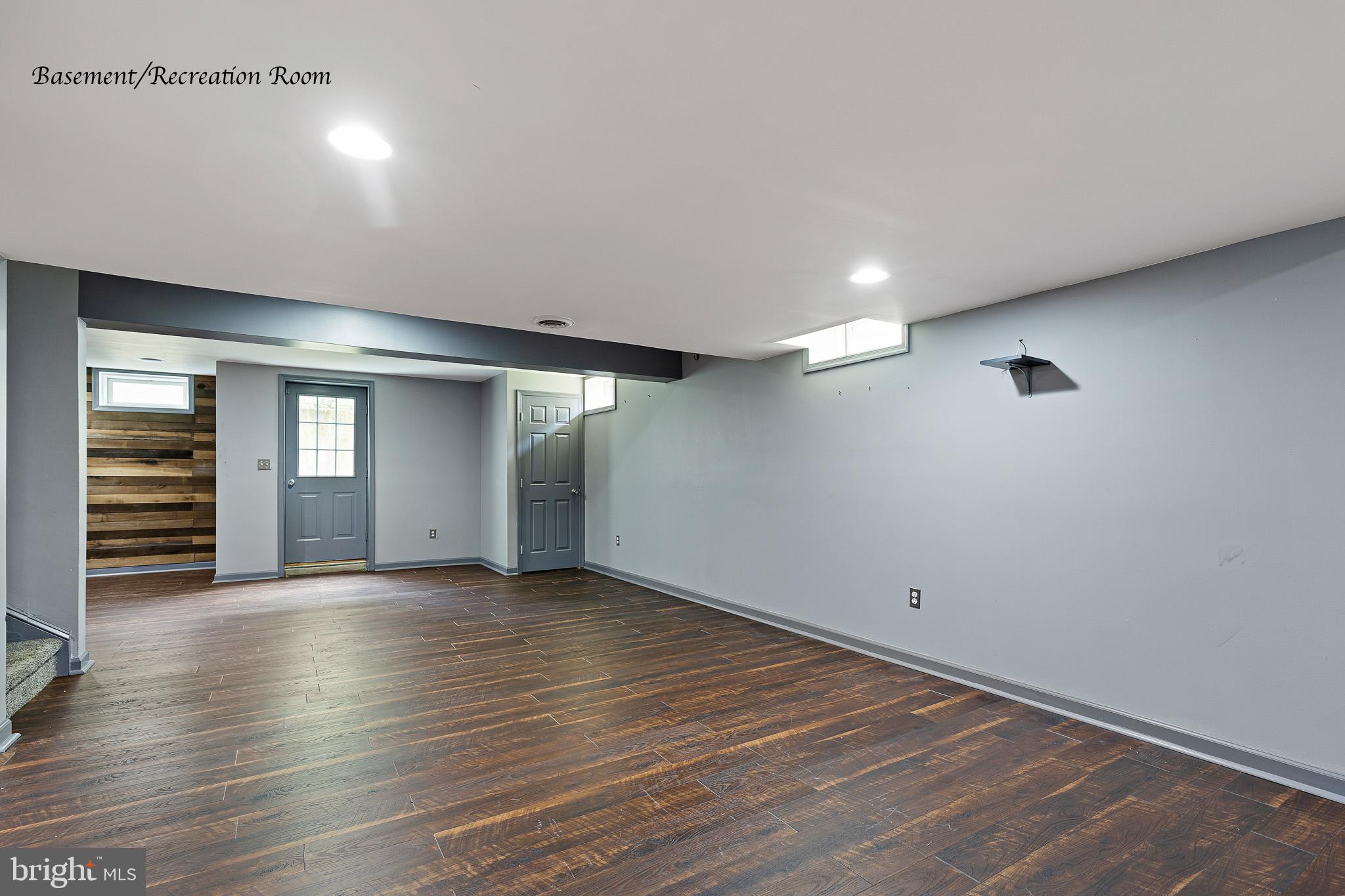 TOWNSEND VILLAGE IL - Residential