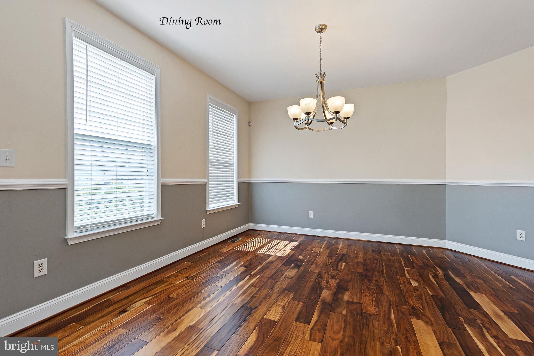 TOWNSEND VILLAGE IL - Residential