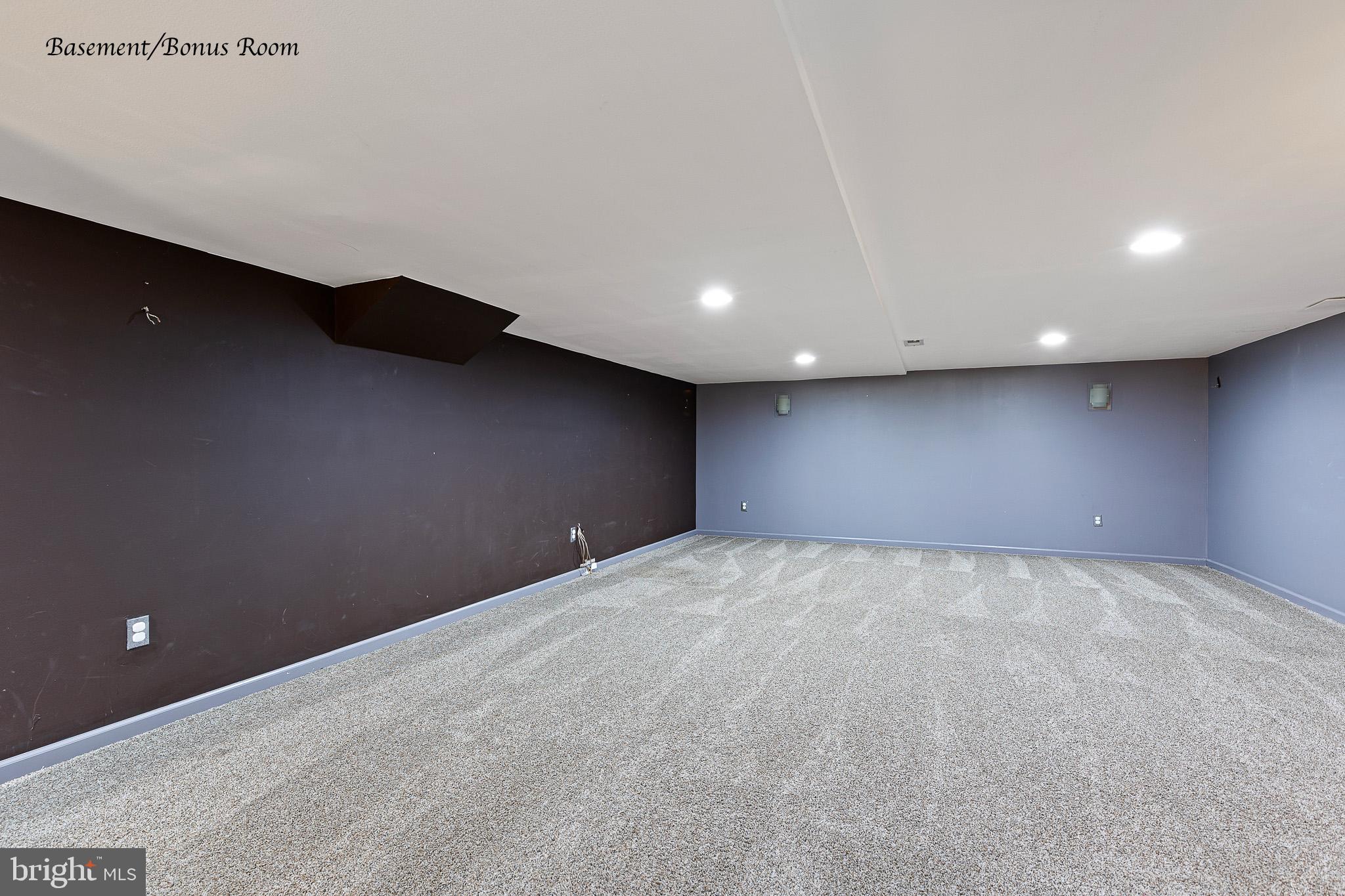 TOWNSEND VILLAGE IL - Residential