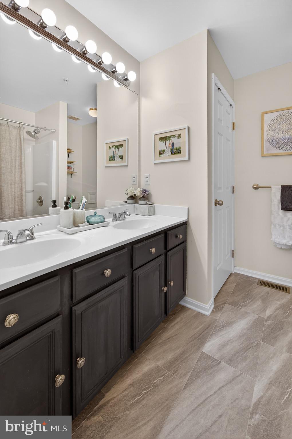 BEECHWOOD HILL - Residential