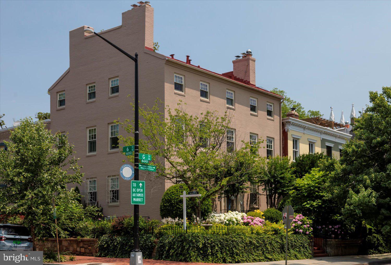 CAPITOL HILL - Residential