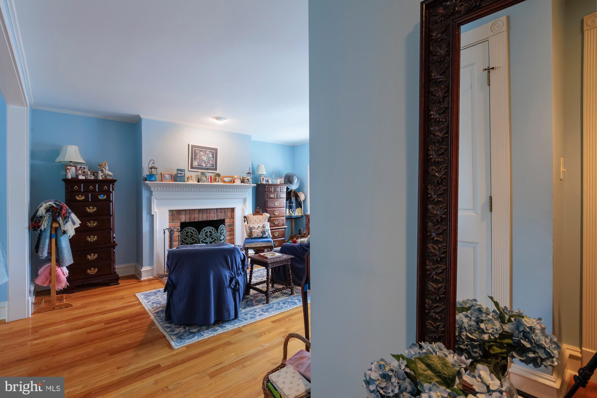 CAPITOL HILL - Residential