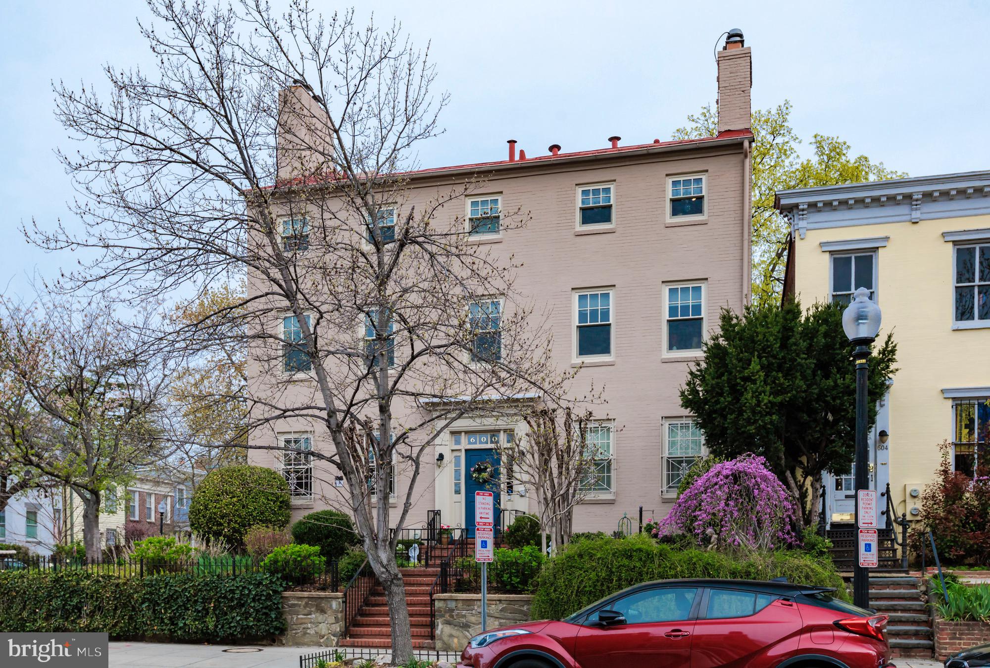 CAPITOL HILL - Residential