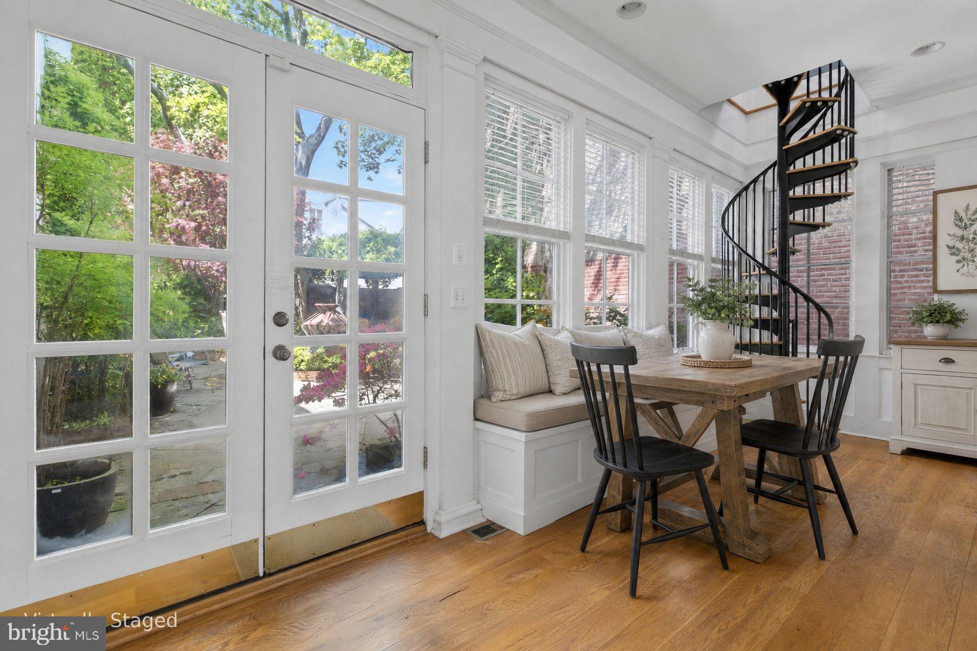 CAPITOL HILL - Residential