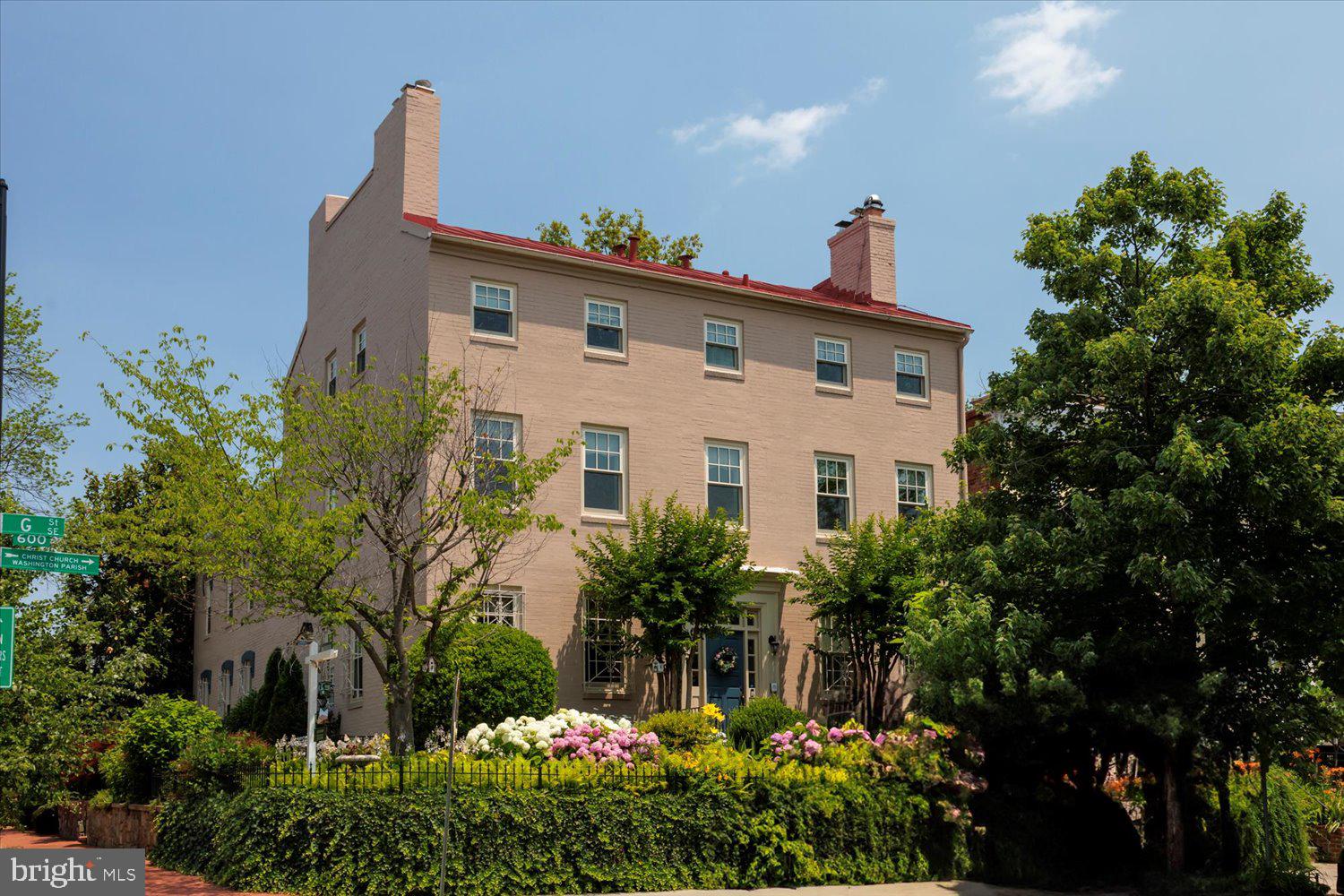 CAPITOL HILL - Residential