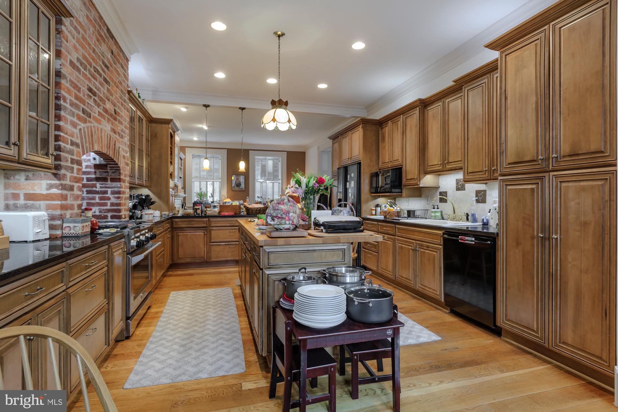 CAPITOL HILL - Residential