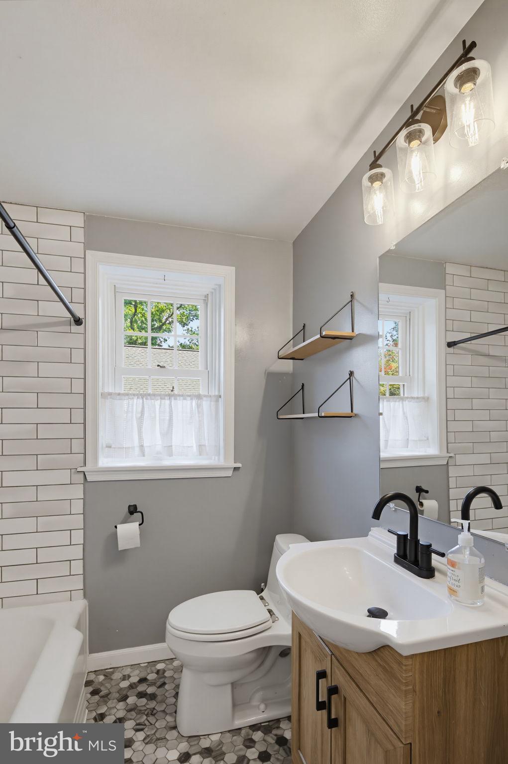 PIKESVILLE - Residential