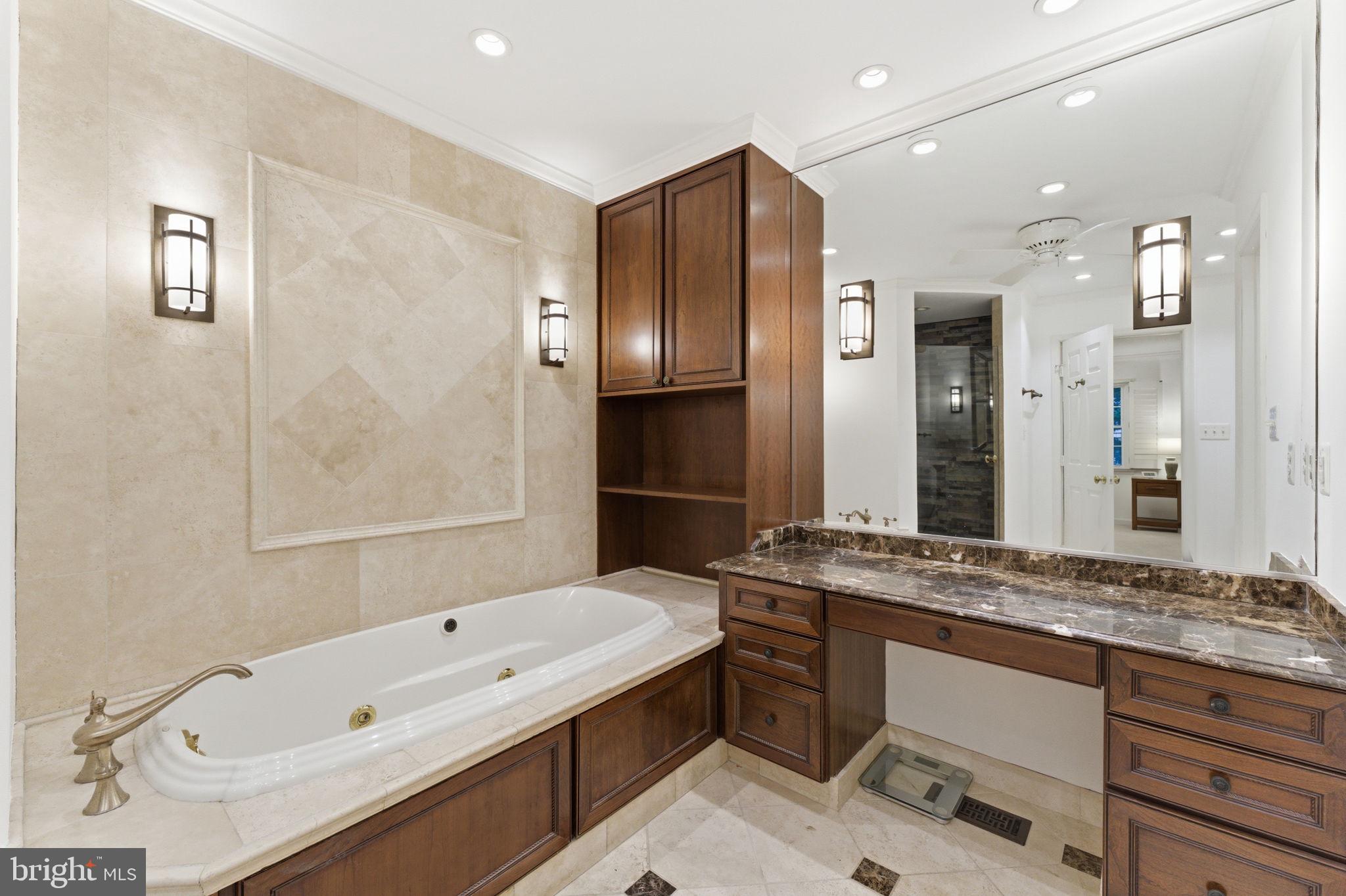 MADISON OF MCLEAN - Residential