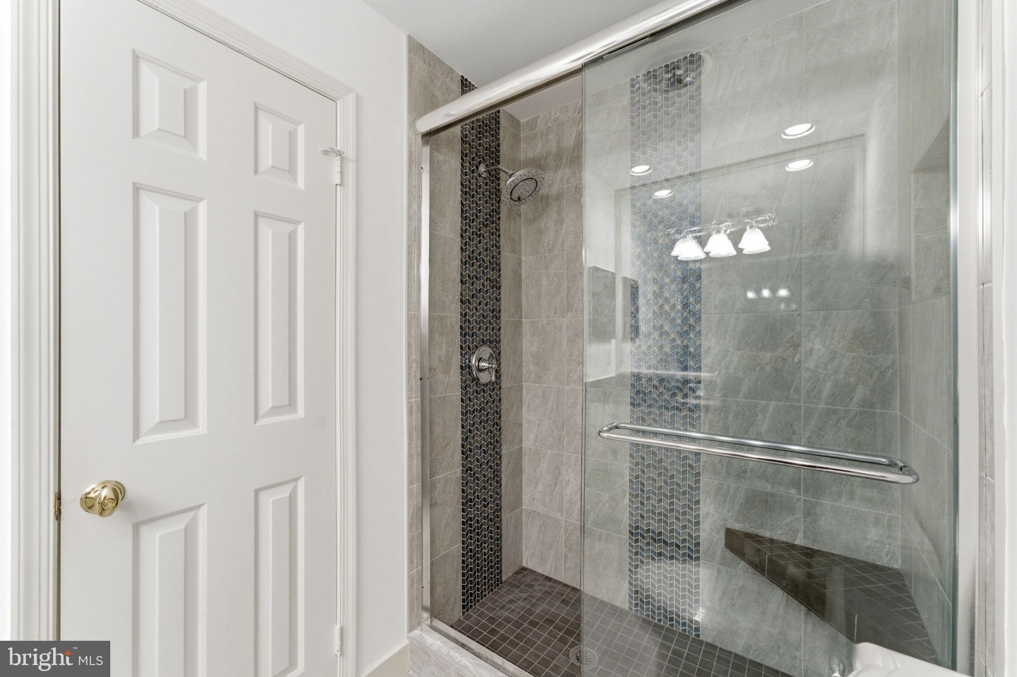 MADISON OF MCLEAN - Residential