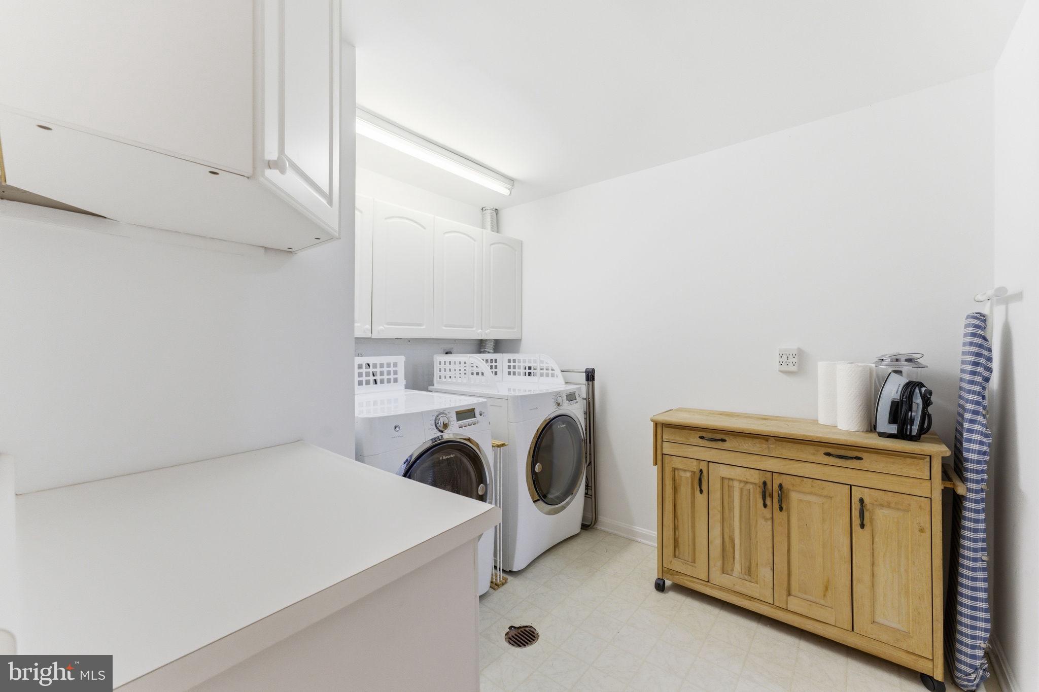 MADISON OF MCLEAN - Residential