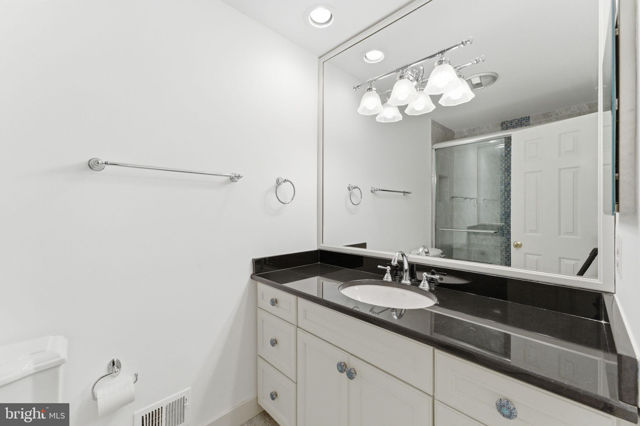 MADISON OF MCLEAN - Residential