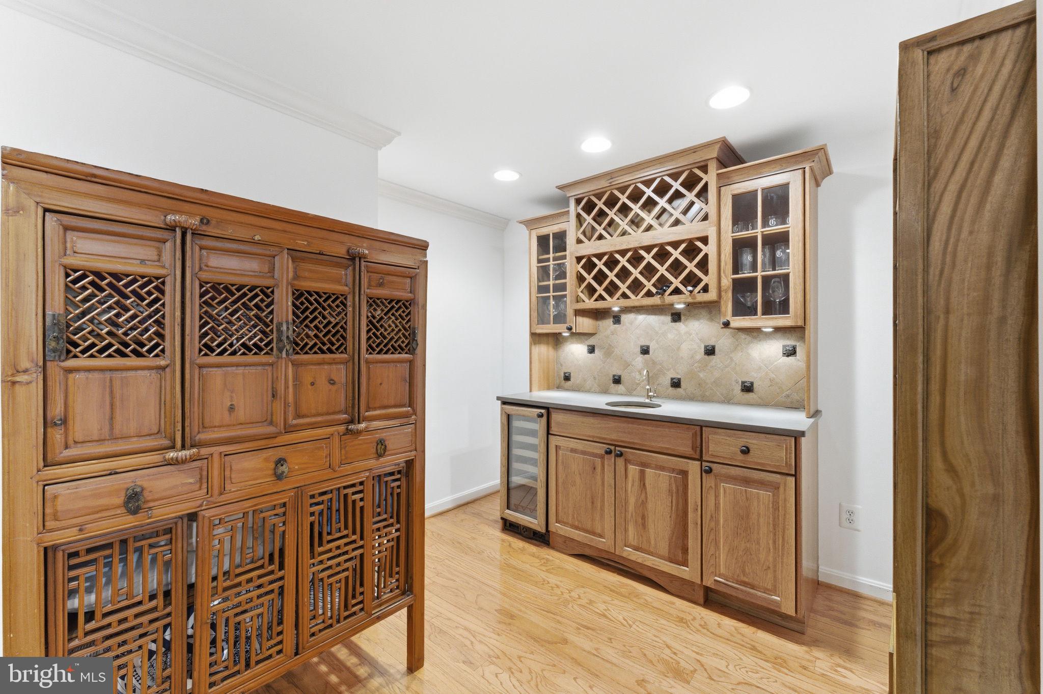 MADISON OF MCLEAN - Residential