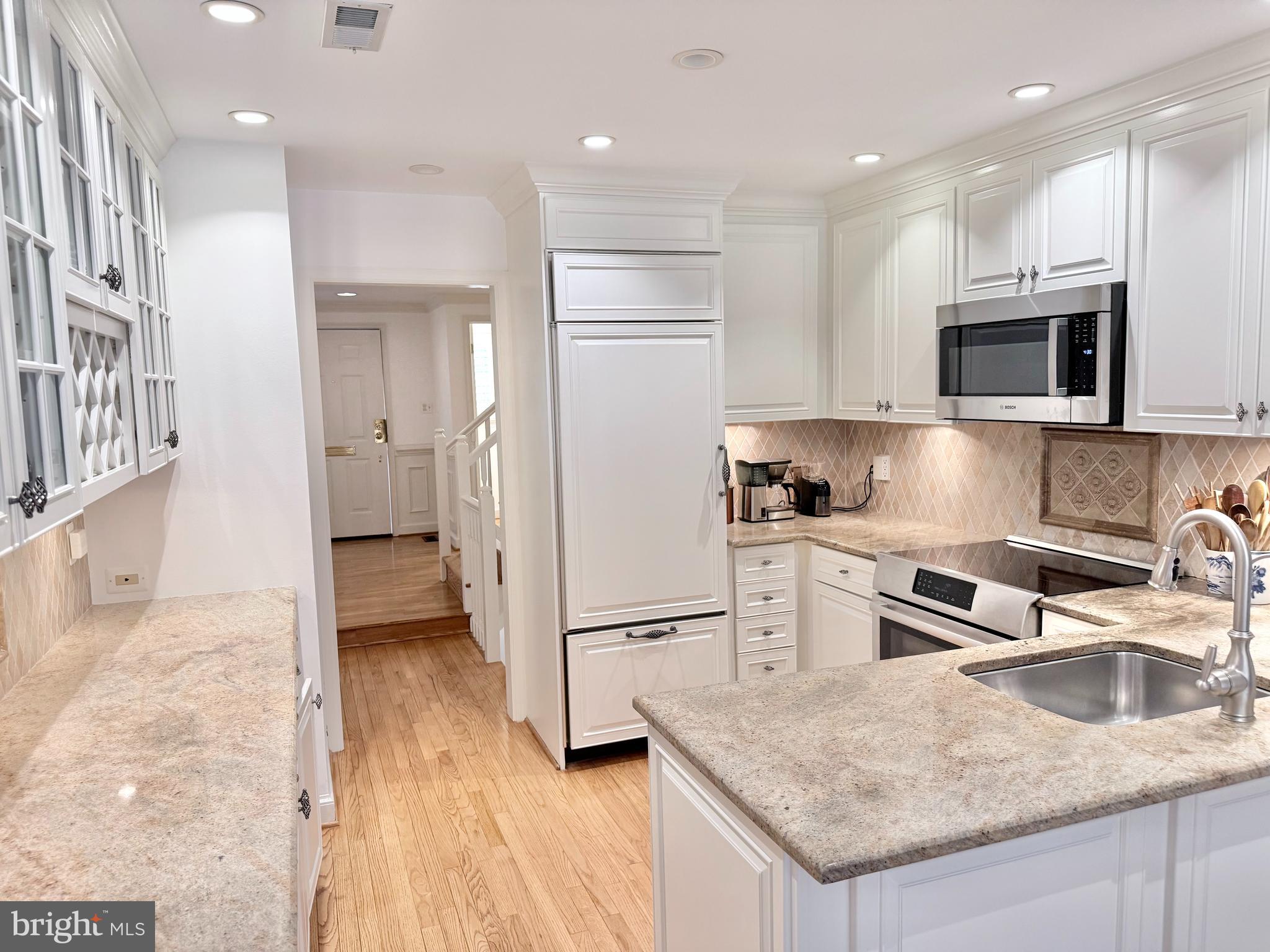 MADISON OF MCLEAN - Residential