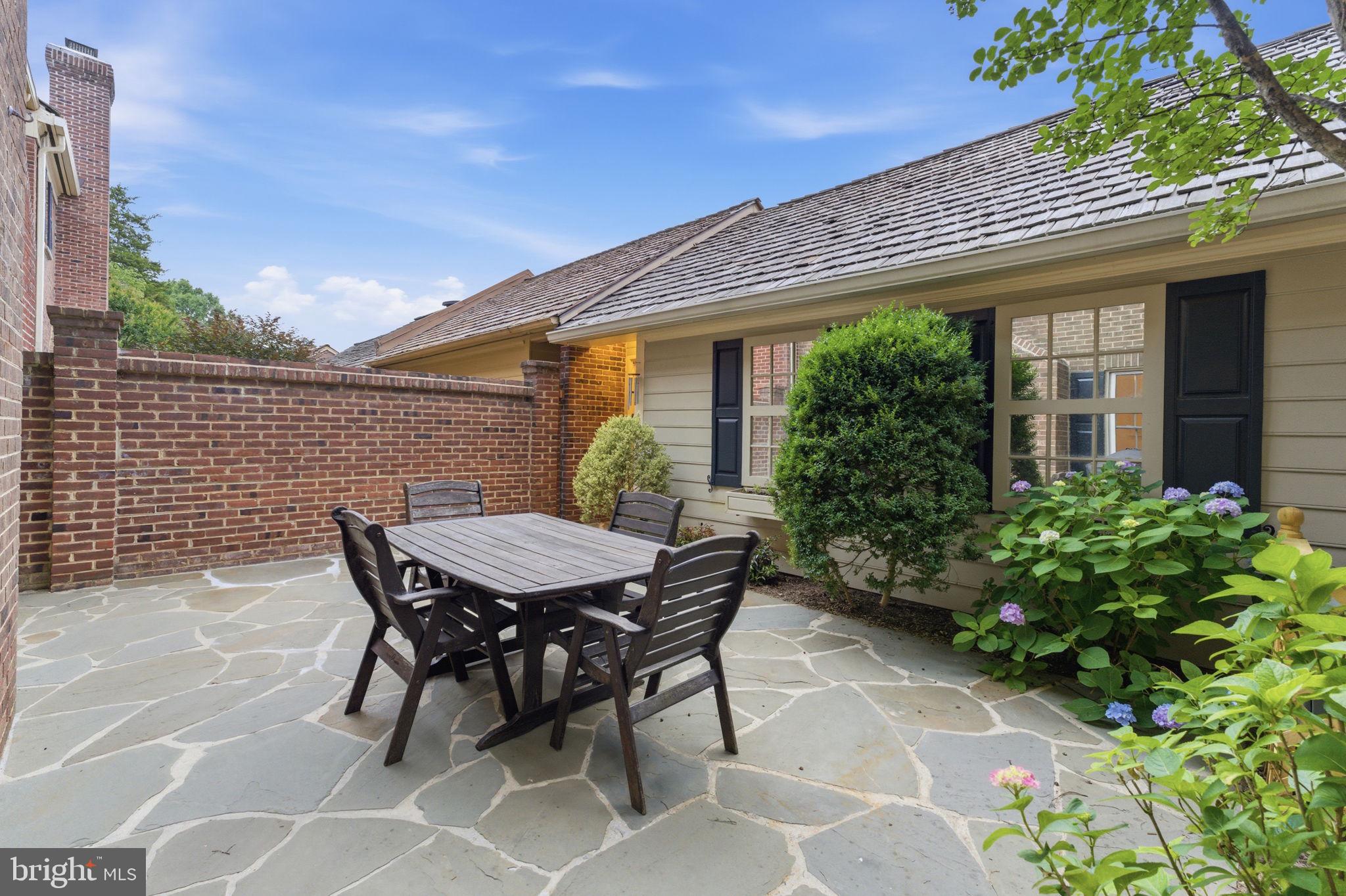 MADISON OF MCLEAN - Residential