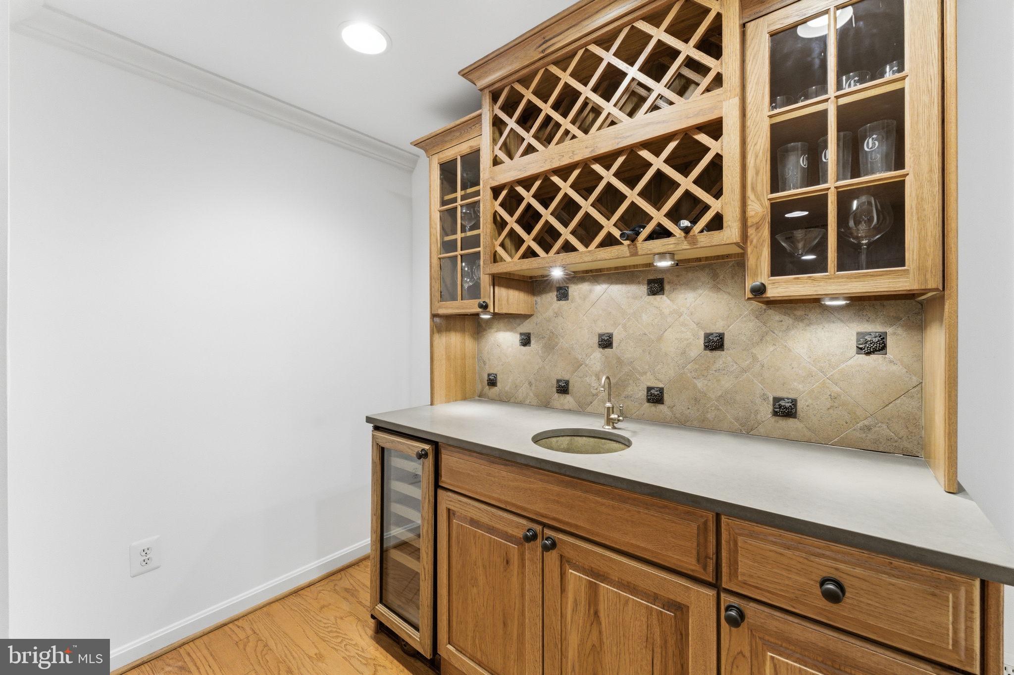 MADISON OF MCLEAN - Residential