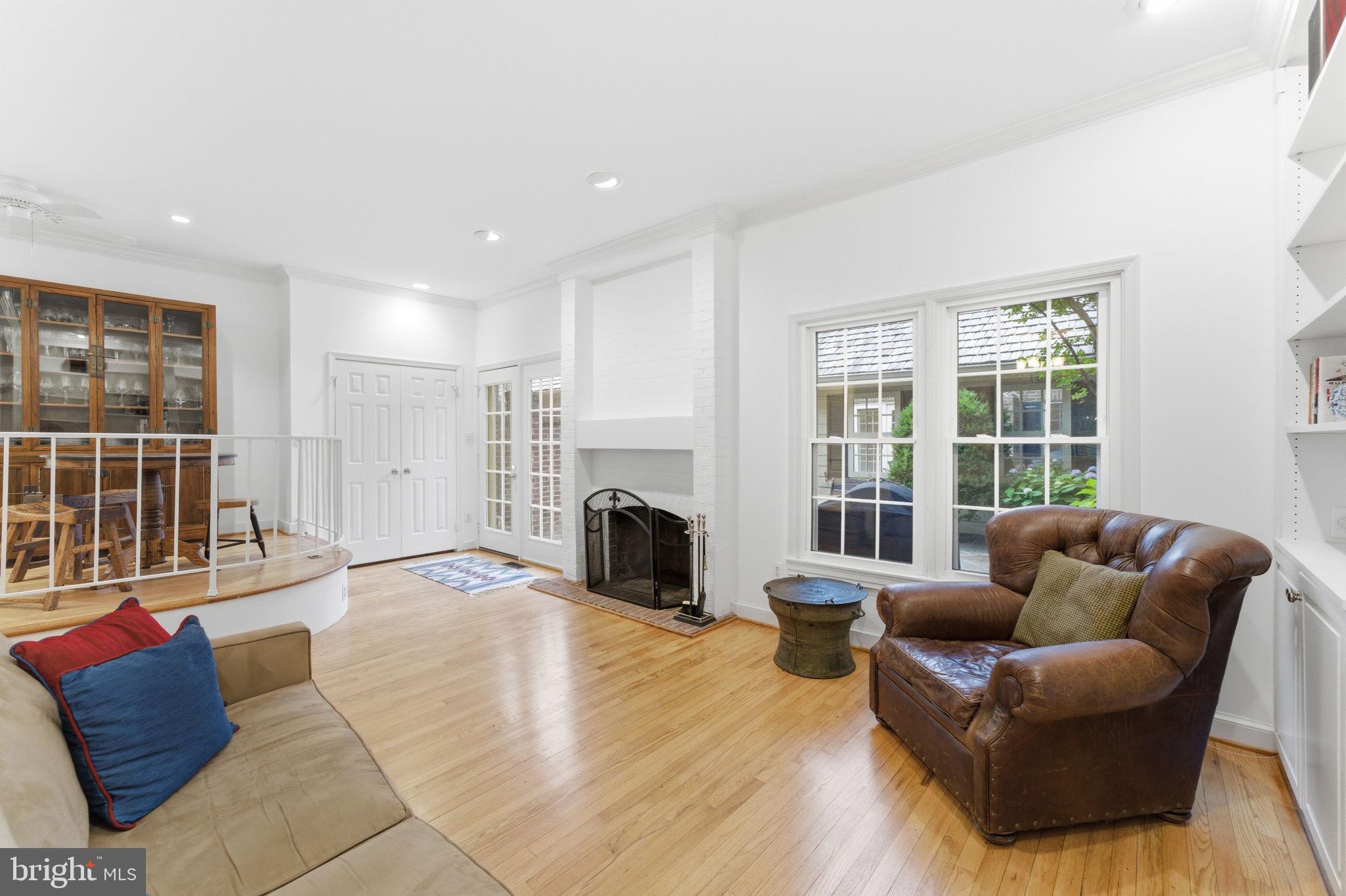 MADISON OF MCLEAN - Residential
