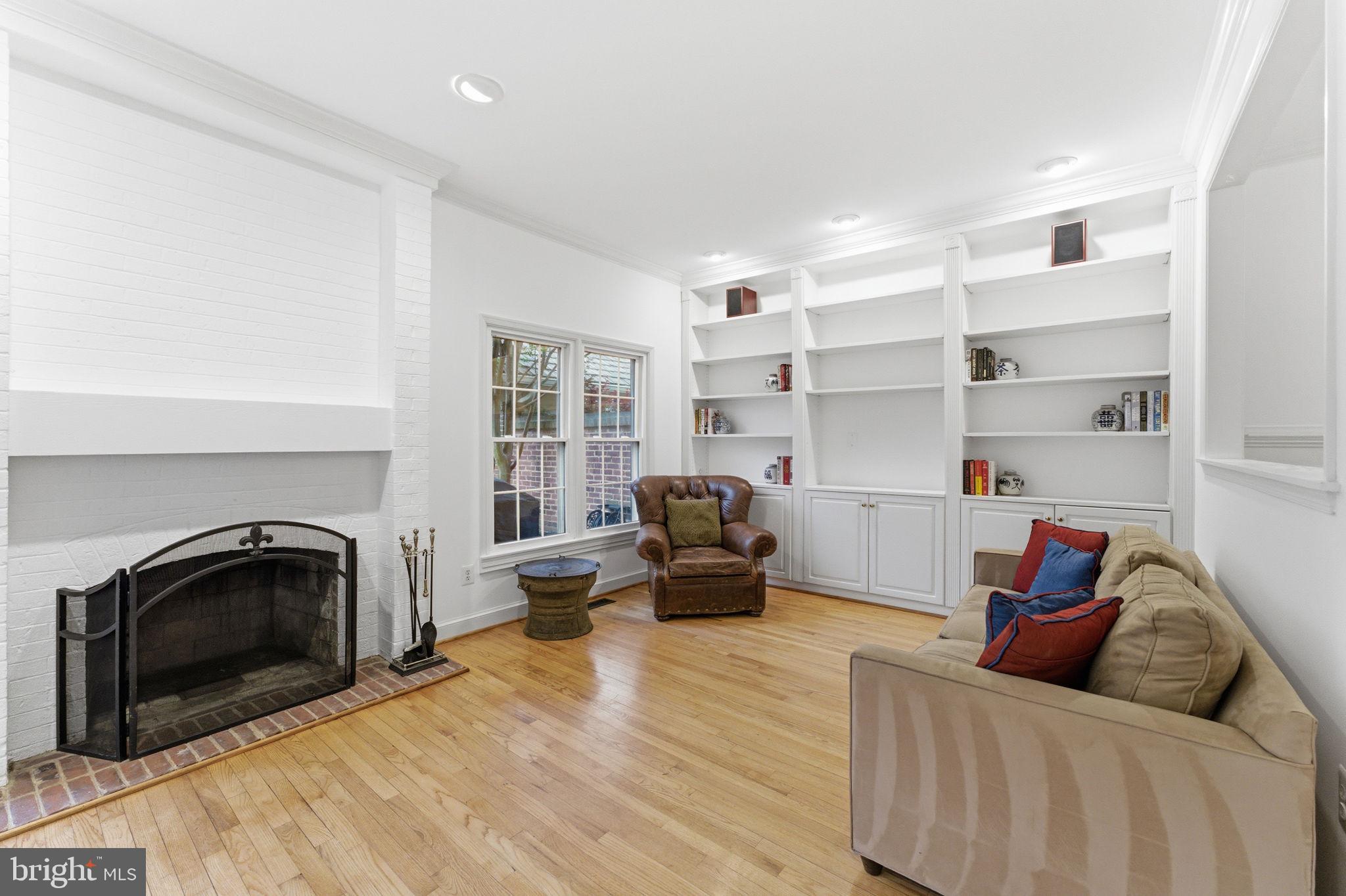 MADISON OF MCLEAN - Residential
