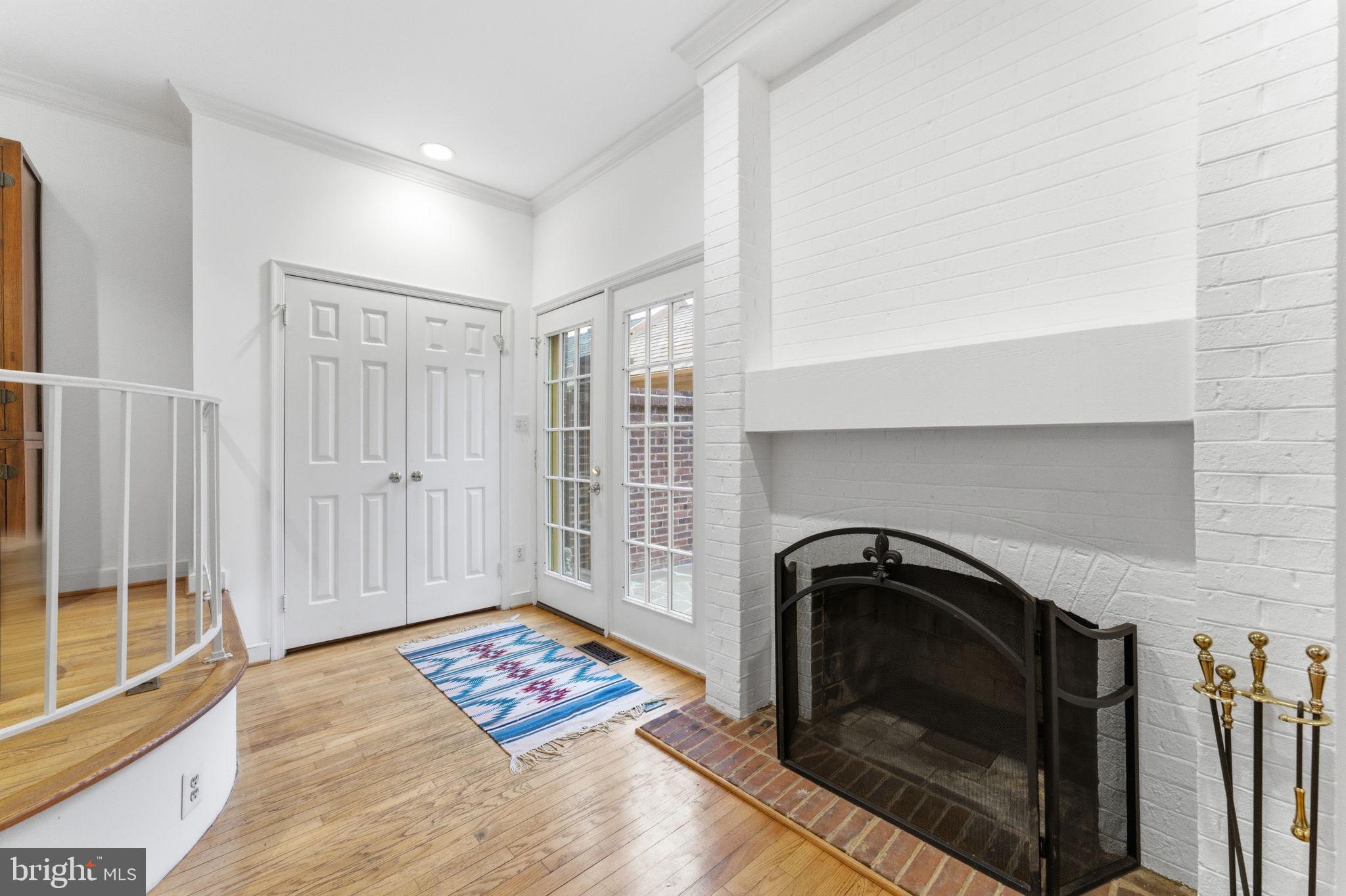MADISON OF MCLEAN - Residential