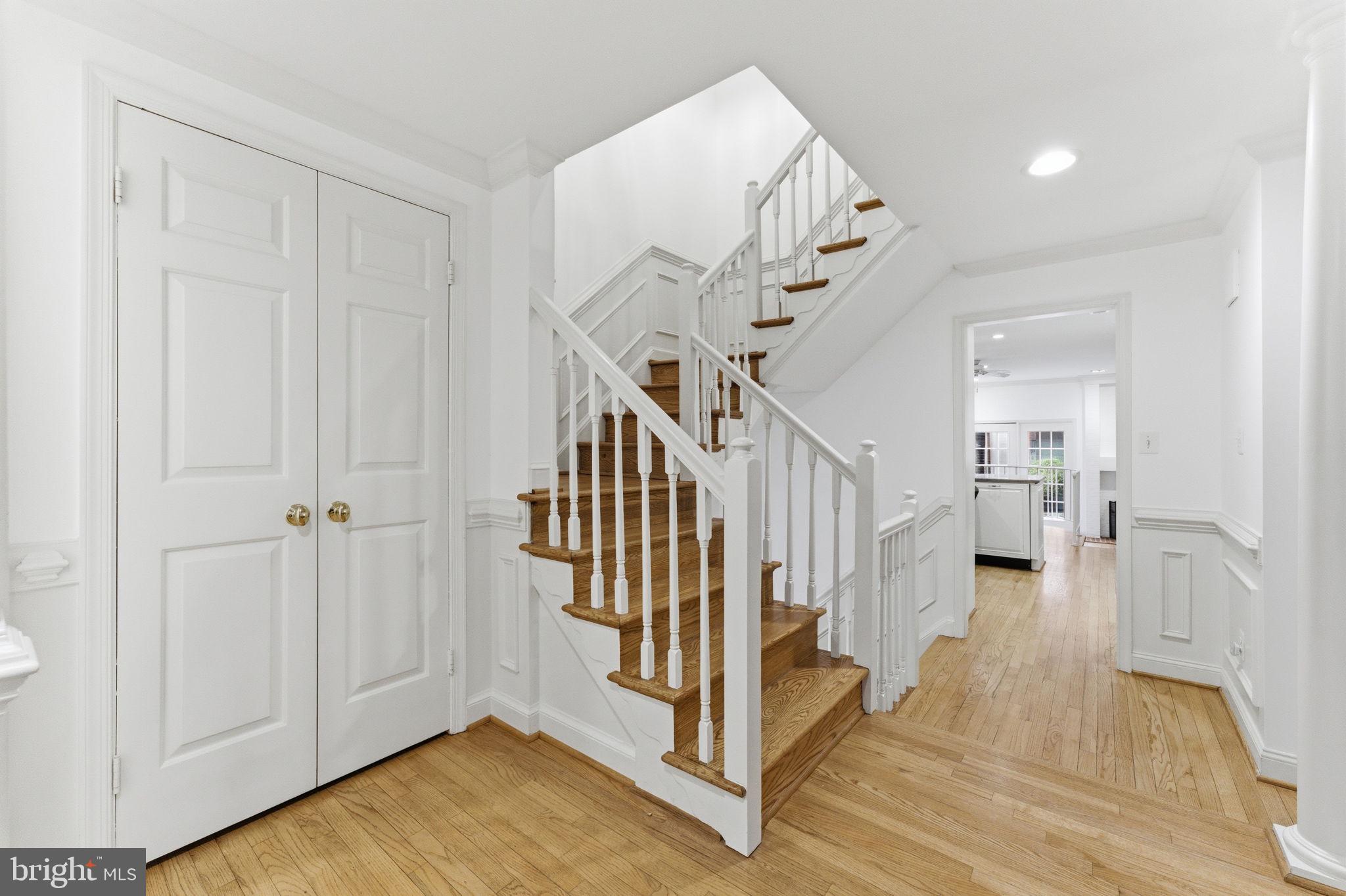 MADISON OF MCLEAN - Residential