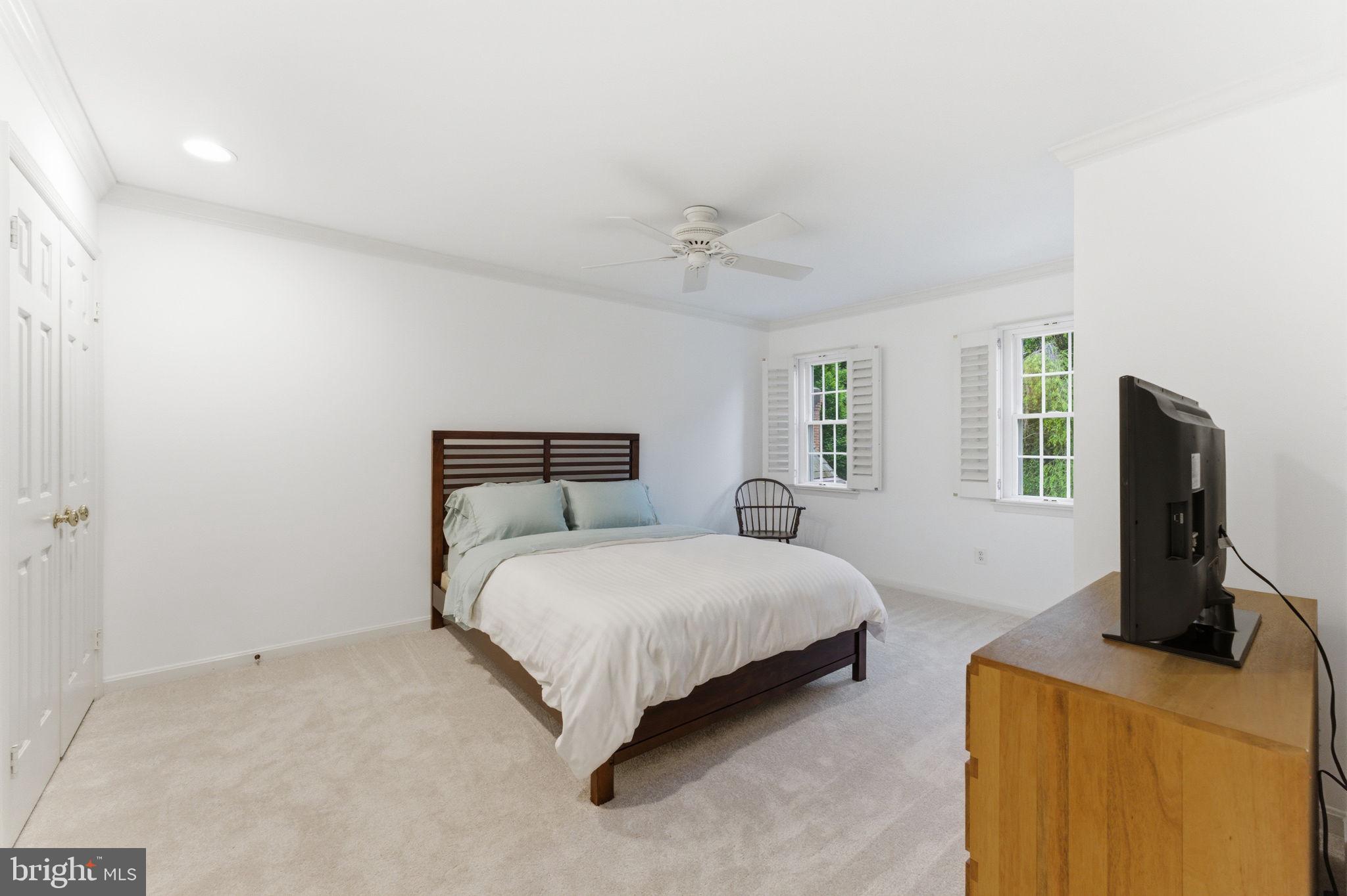 MADISON OF MCLEAN - Residential