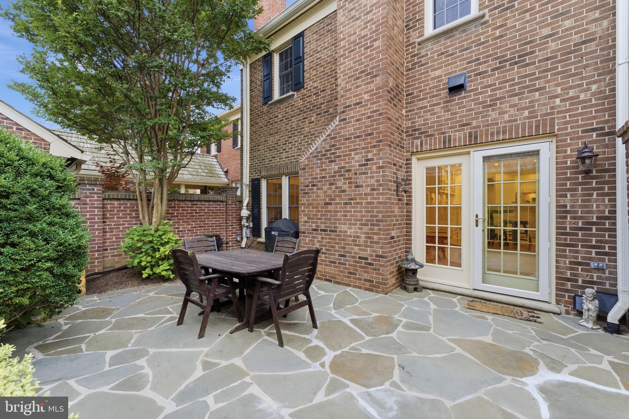 MADISON OF MCLEAN - Residential