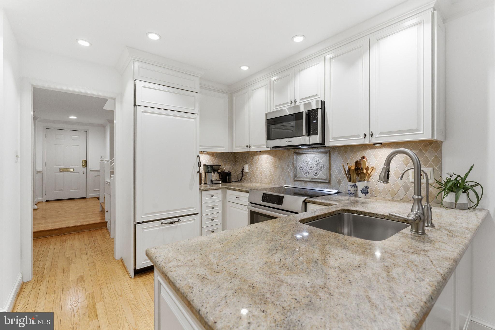 MADISON OF MCLEAN - Residential