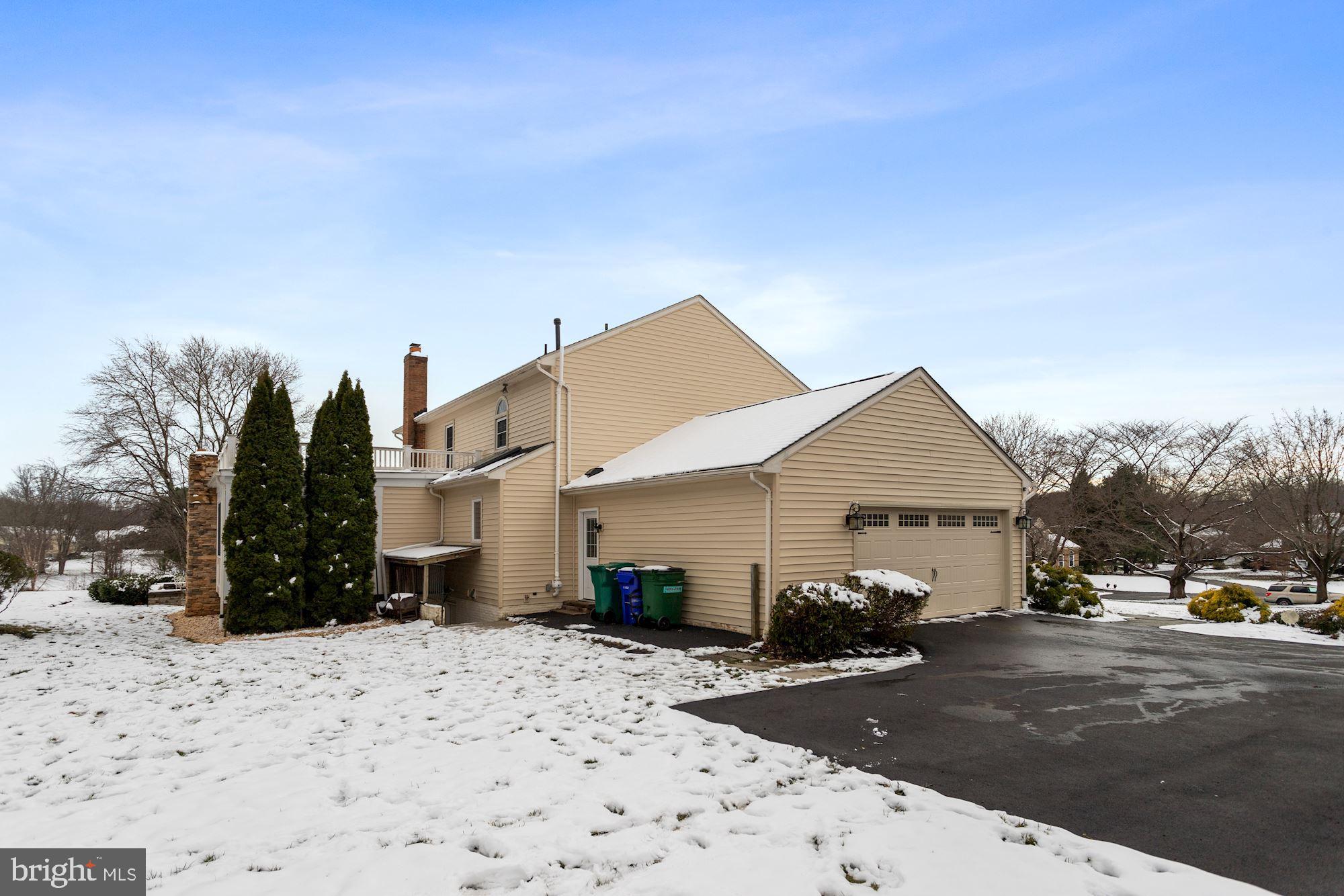 ROLLING KNOLLS - Residential