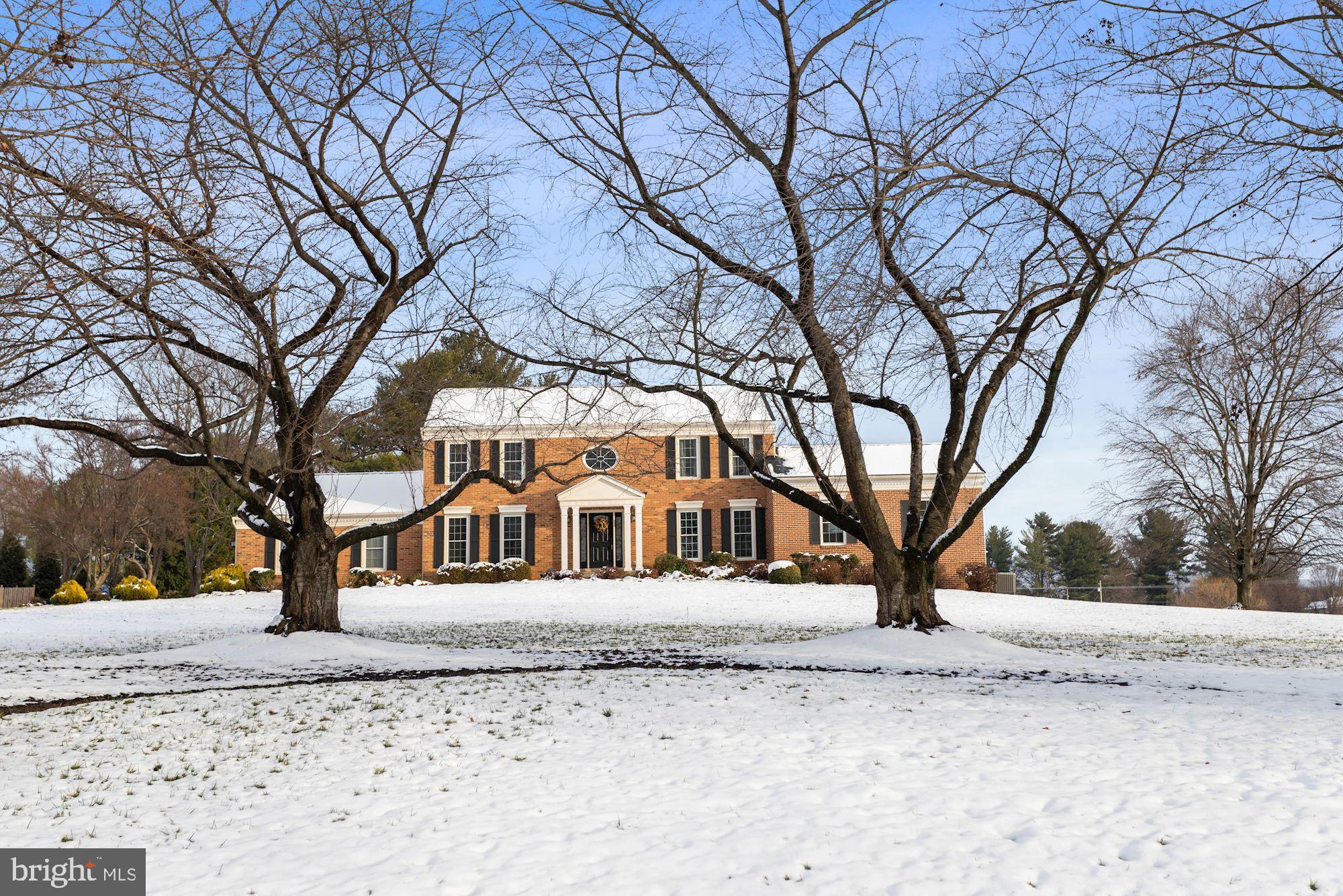 ROLLING KNOLLS - Residential
