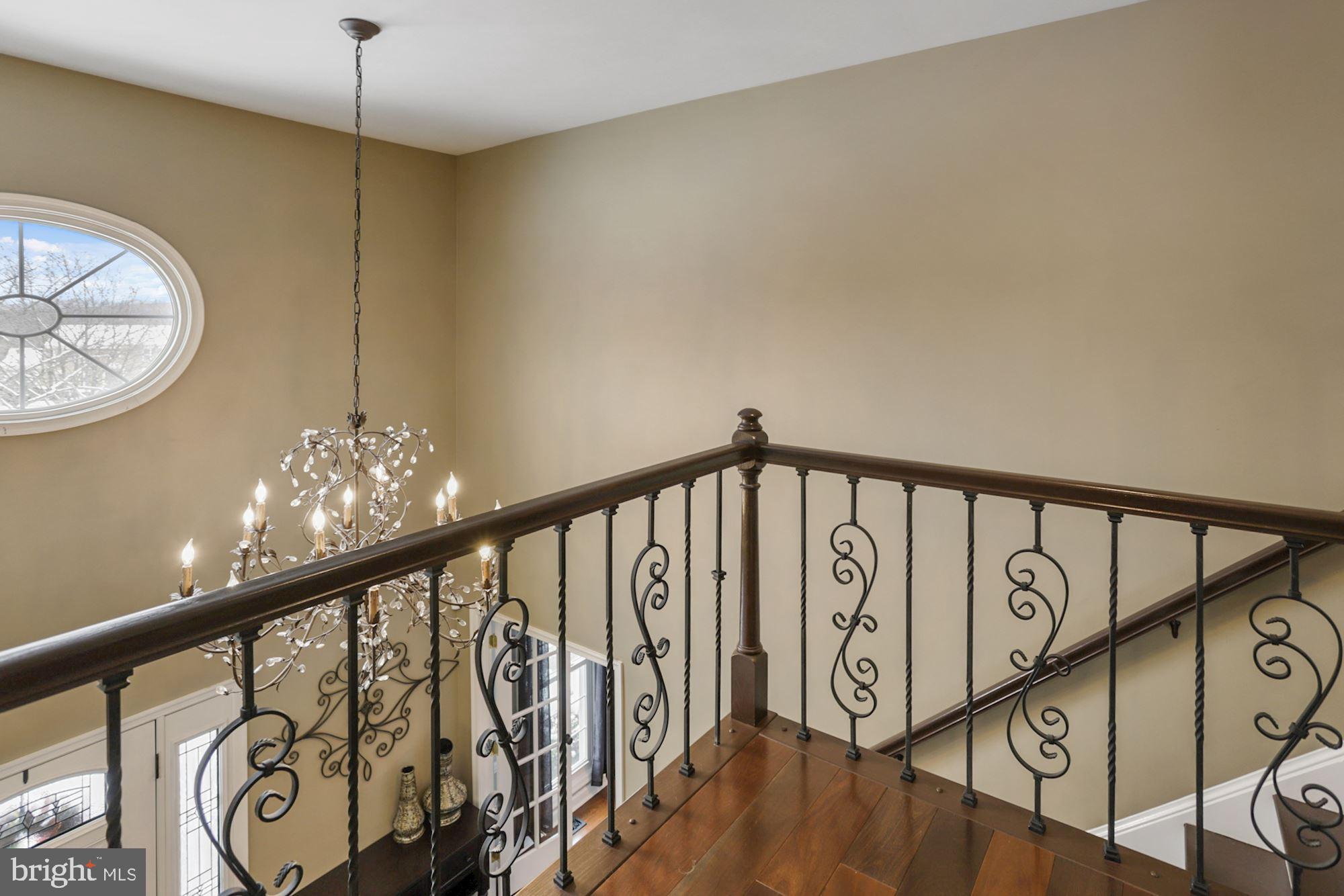 ROLLING KNOLLS - Residential