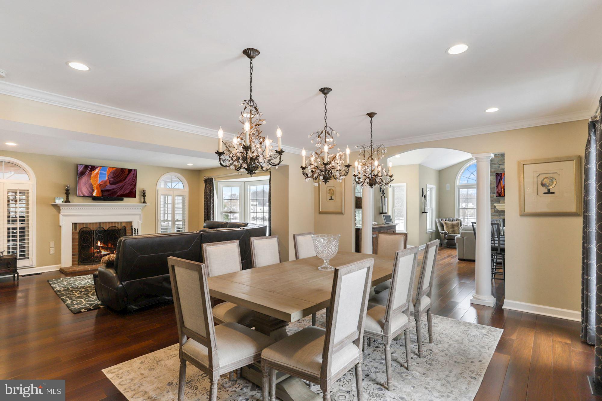 ROLLING KNOLLS - Residential