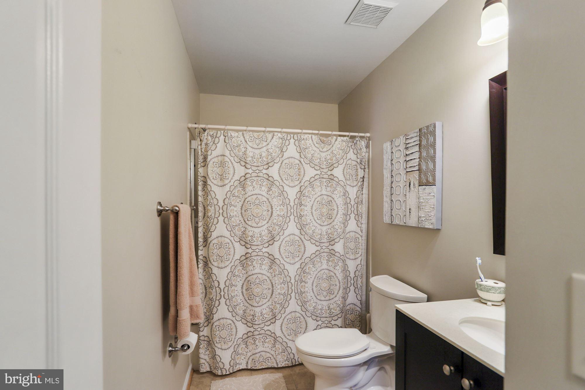 ROLLING KNOLLS - Residential