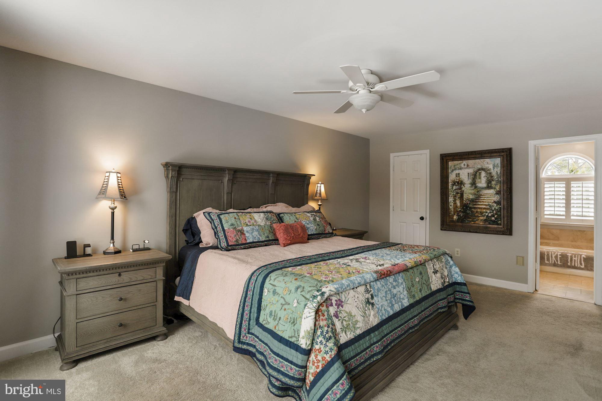 ROLLING KNOLLS - Residential
