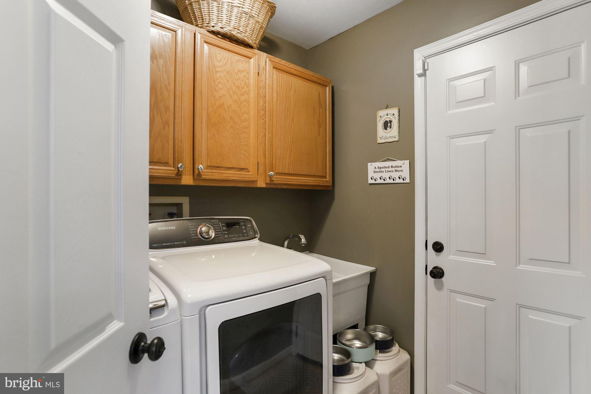 ROLLING KNOLLS - Residential