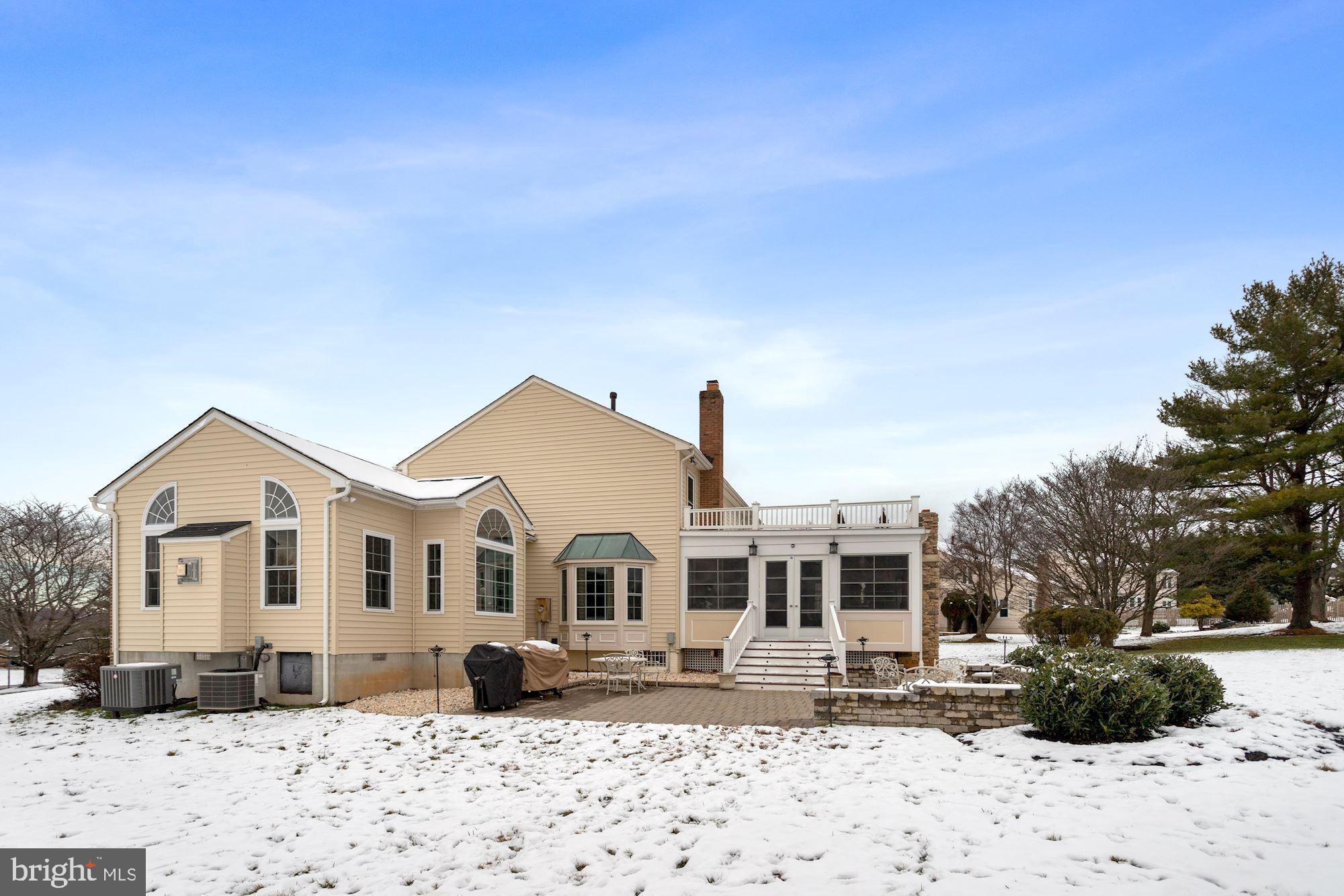ROLLING KNOLLS - Residential