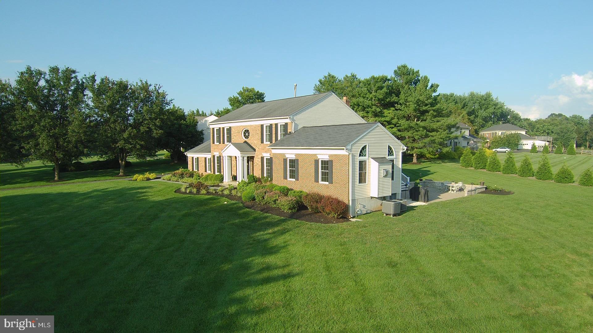 ROLLING KNOLLS - Residential