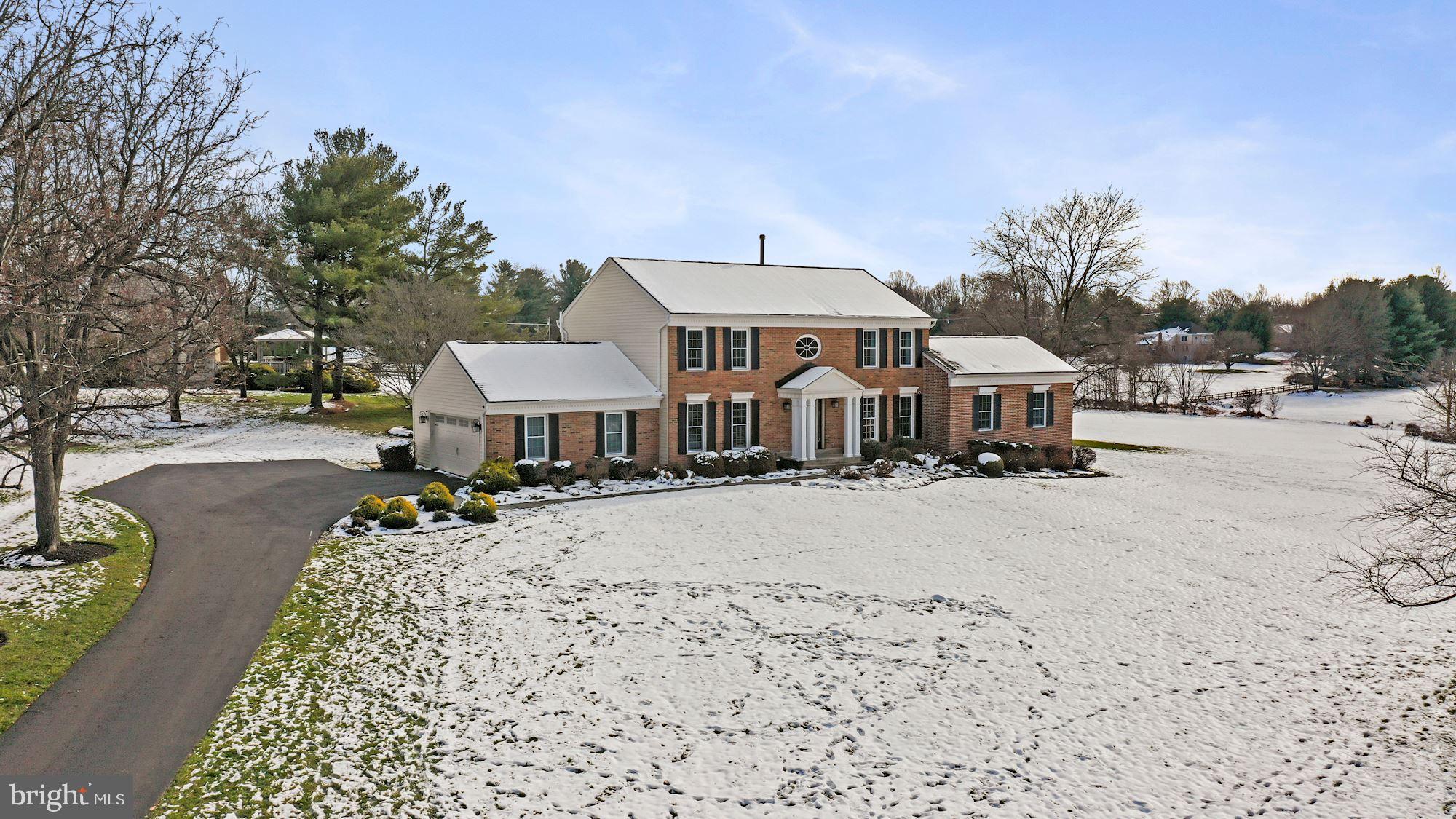 ROLLING KNOLLS - Residential