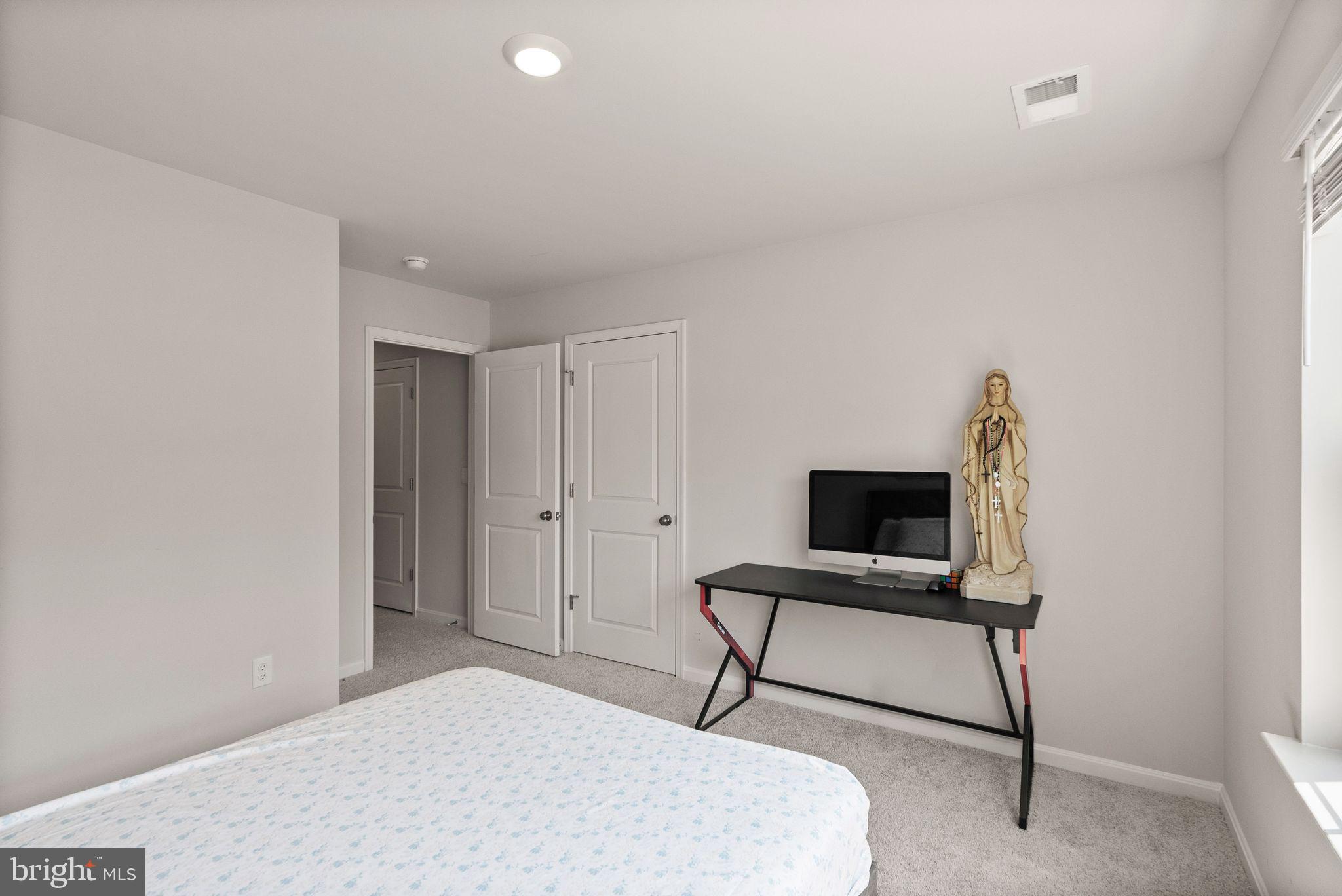 AQUIA OVERLOOK - Residential Lease