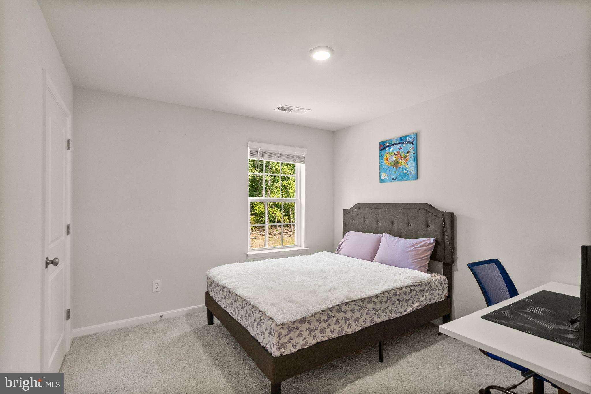 AQUIA OVERLOOK - Residential Lease