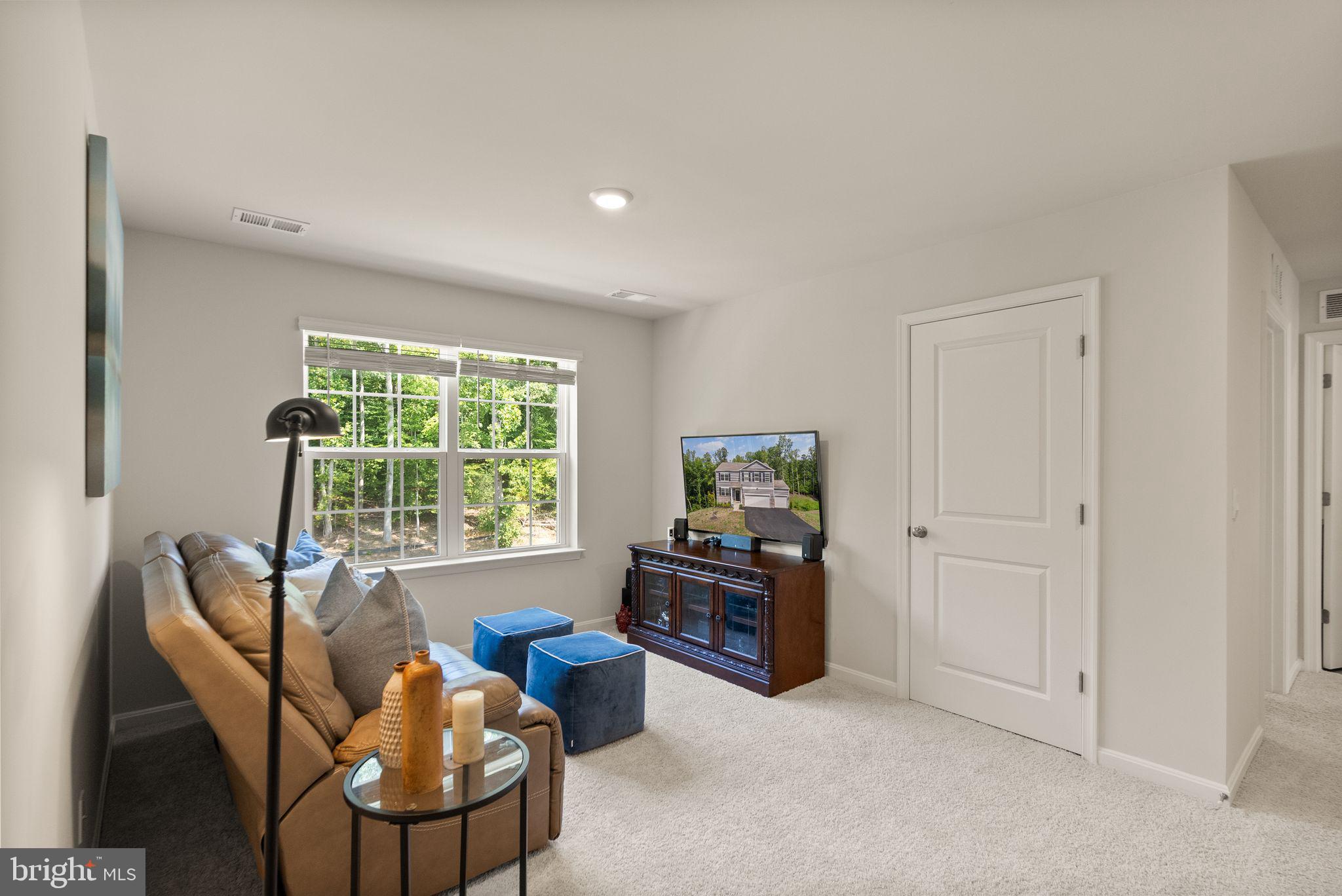 AQUIA OVERLOOK - Residential Lease