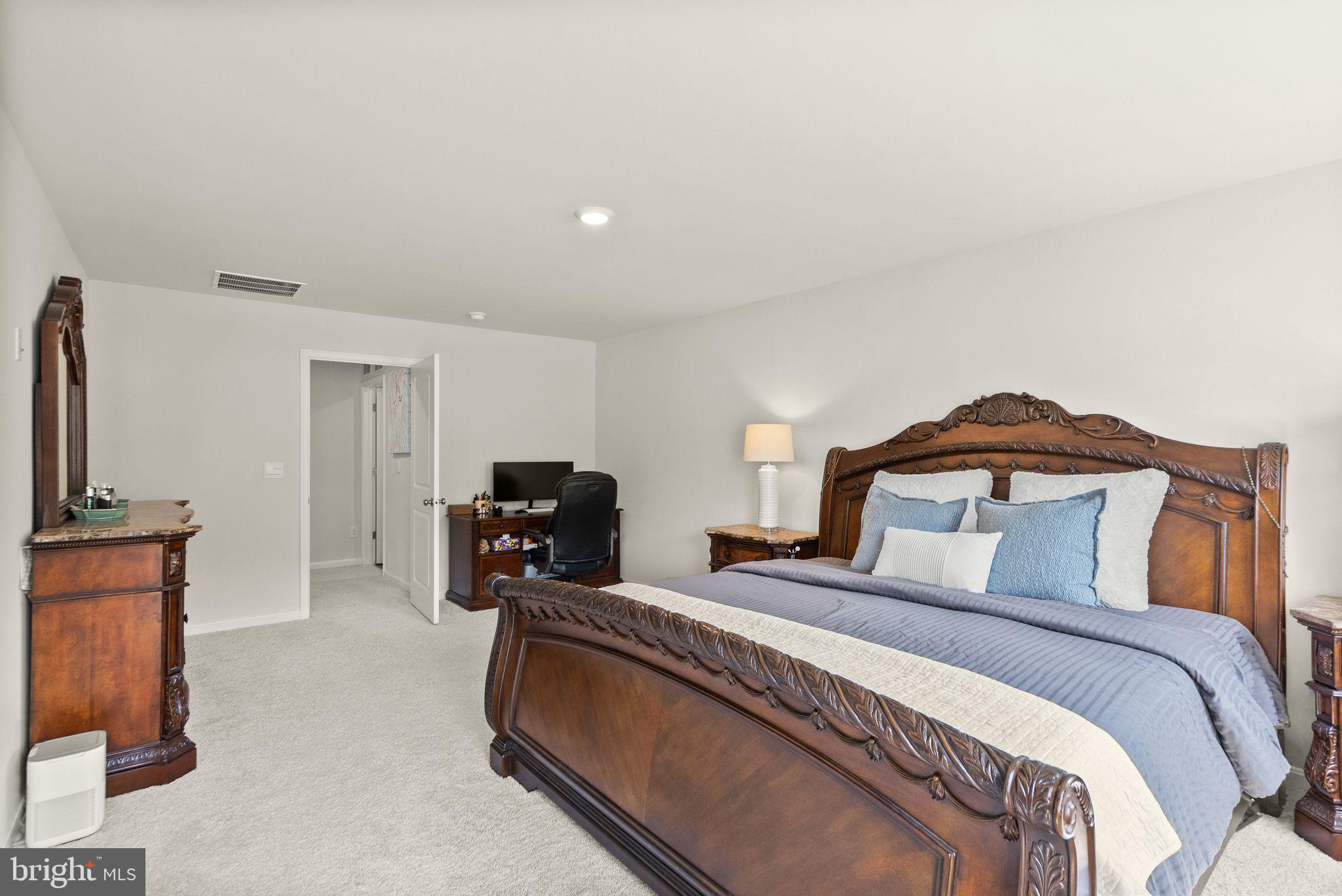 AQUIA OVERLOOK - Residential Lease