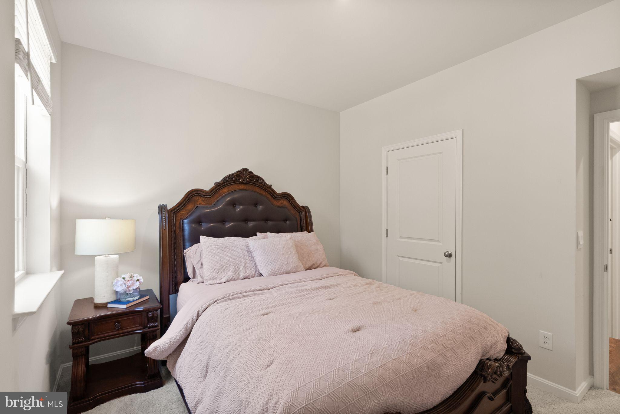 AQUIA OVERLOOK - Residential Lease