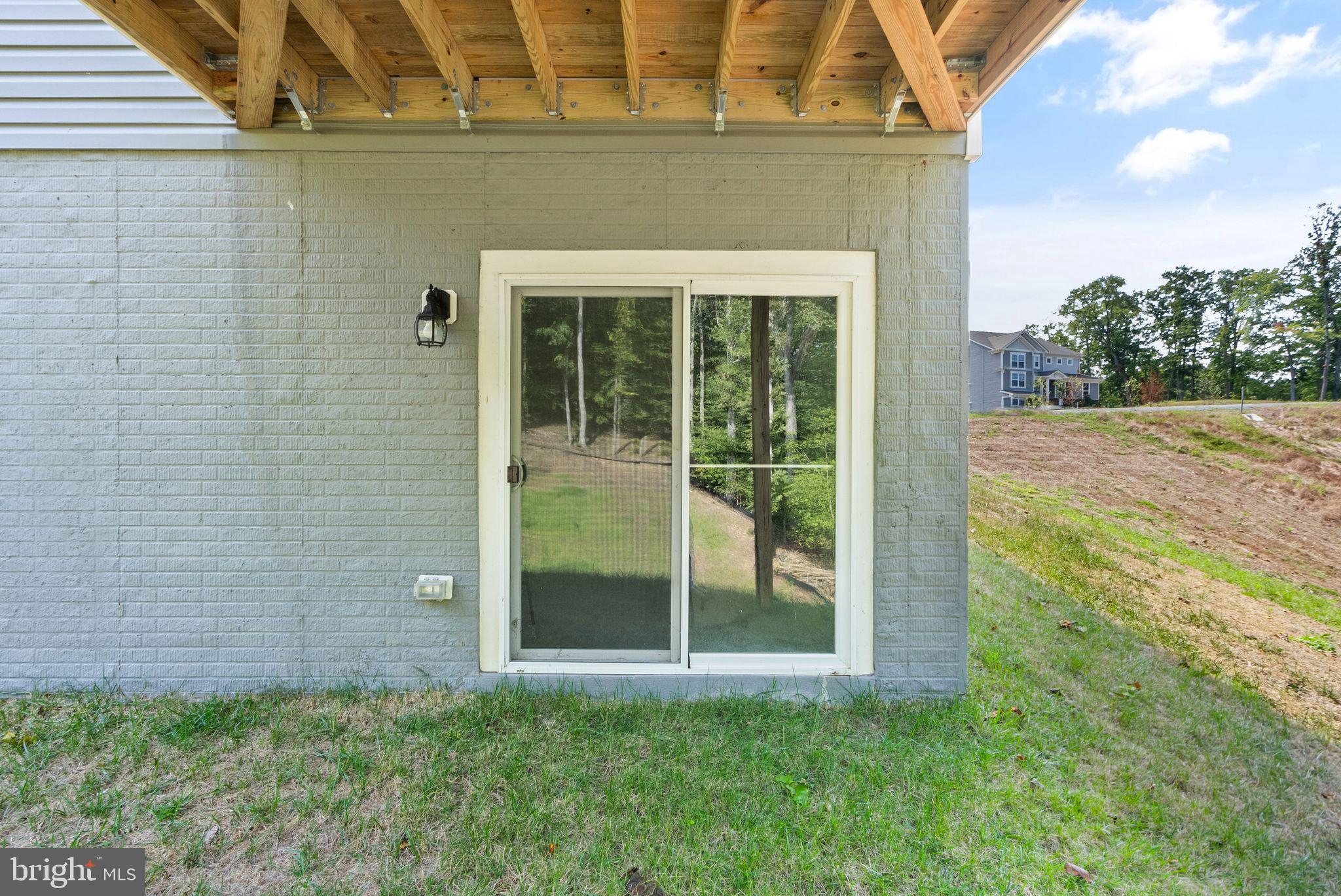 AQUIA OVERLOOK - Residential Lease