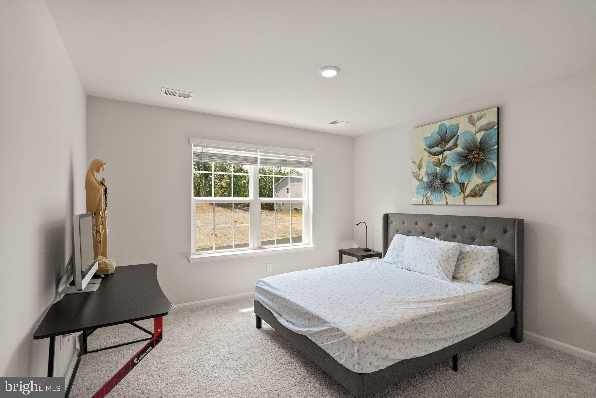 AQUIA OVERLOOK - Residential Lease