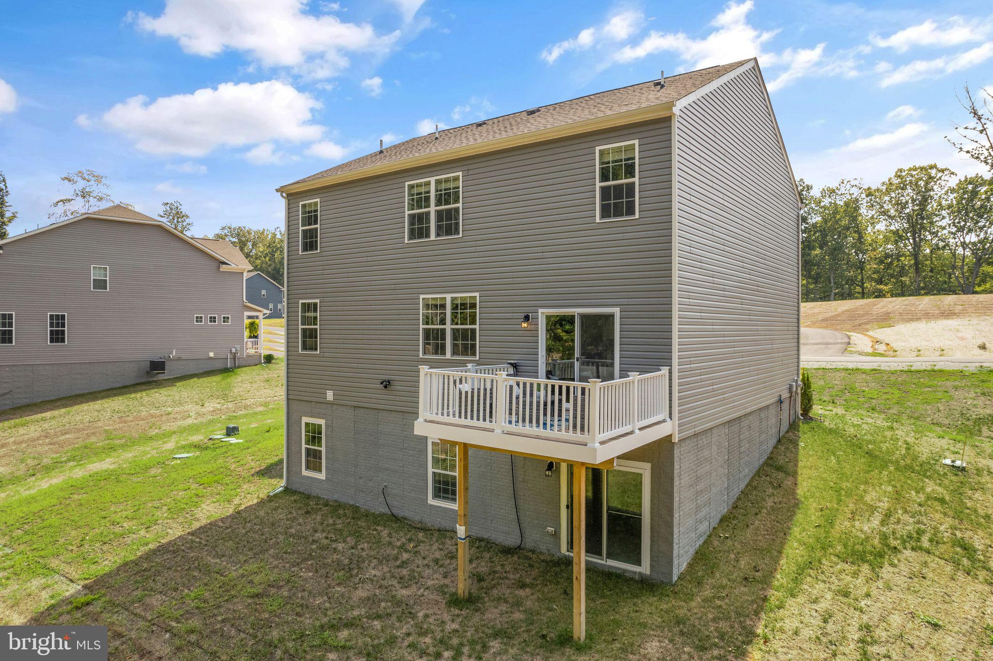 AQUIA OVERLOOK - Residential Lease
