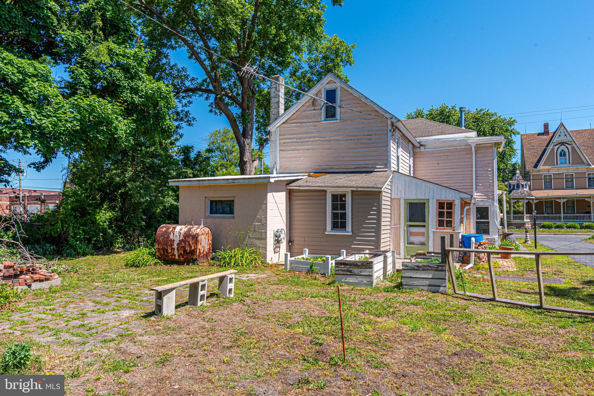 FRANKFORD - Residential