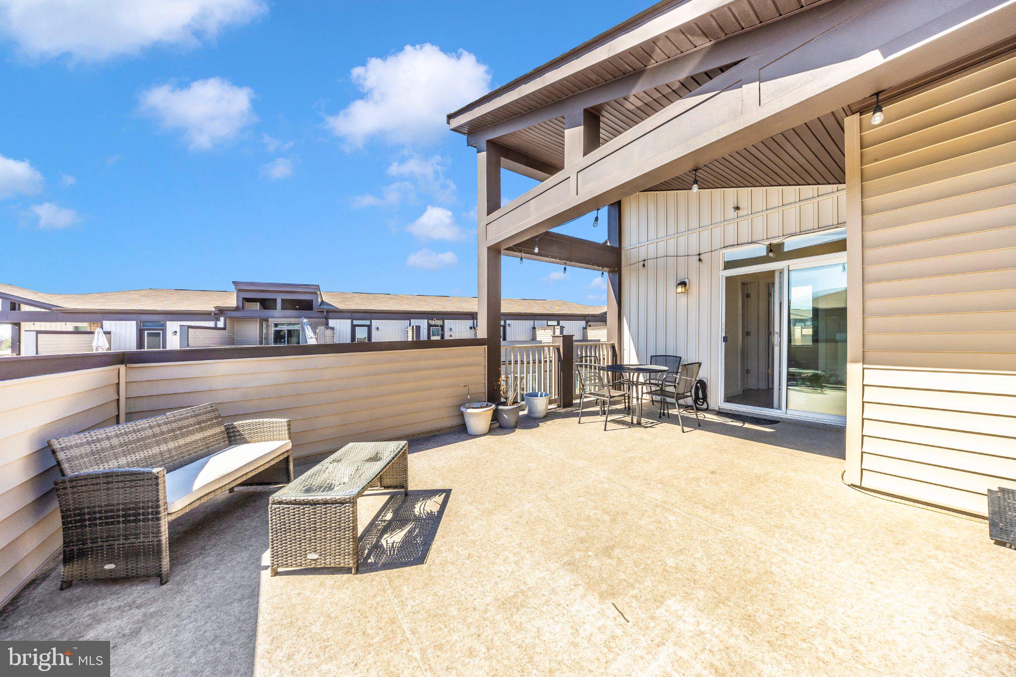 RIVER PLACE - Residential
